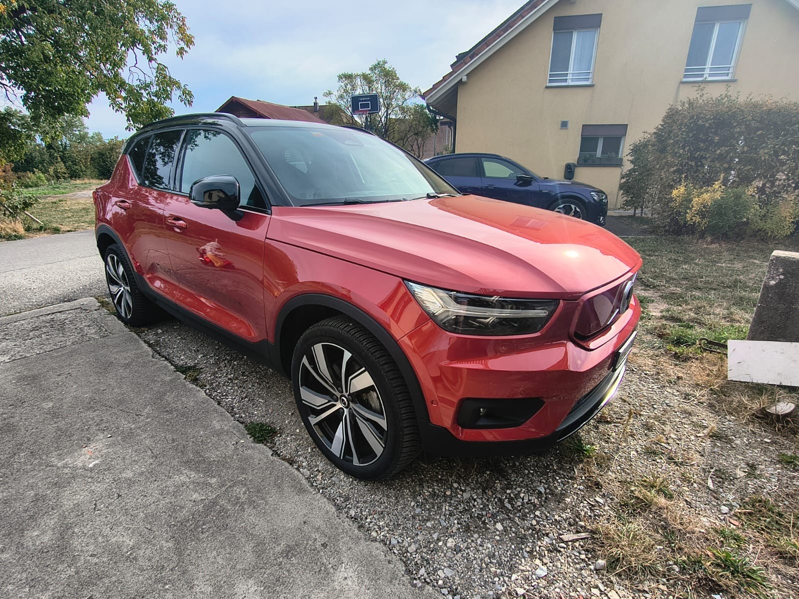 VOLVO XC 40 P8 Twin Pro AWD-image-1