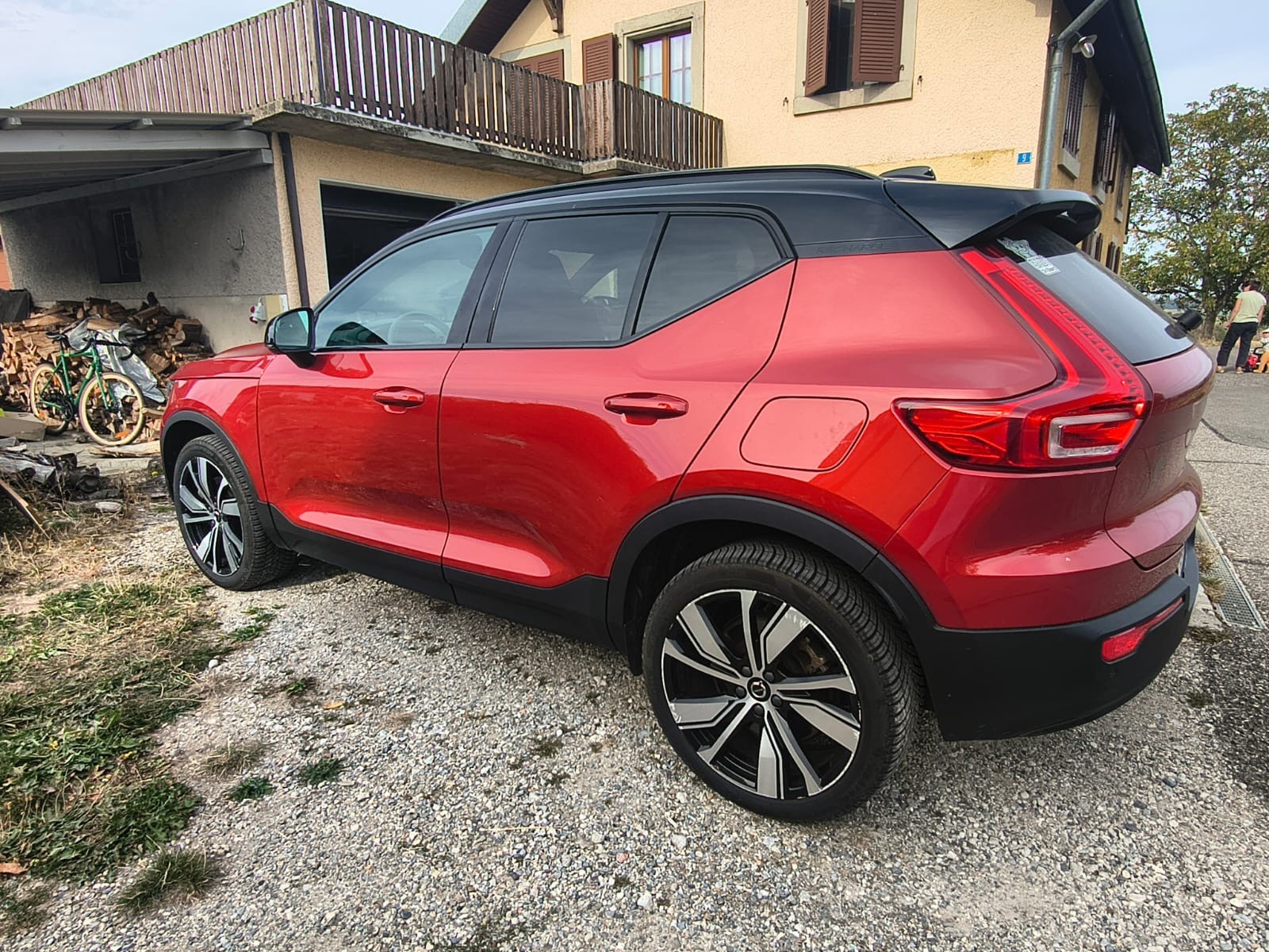 VOLVO XC 40 P8 Twin Pro AWD-image-2