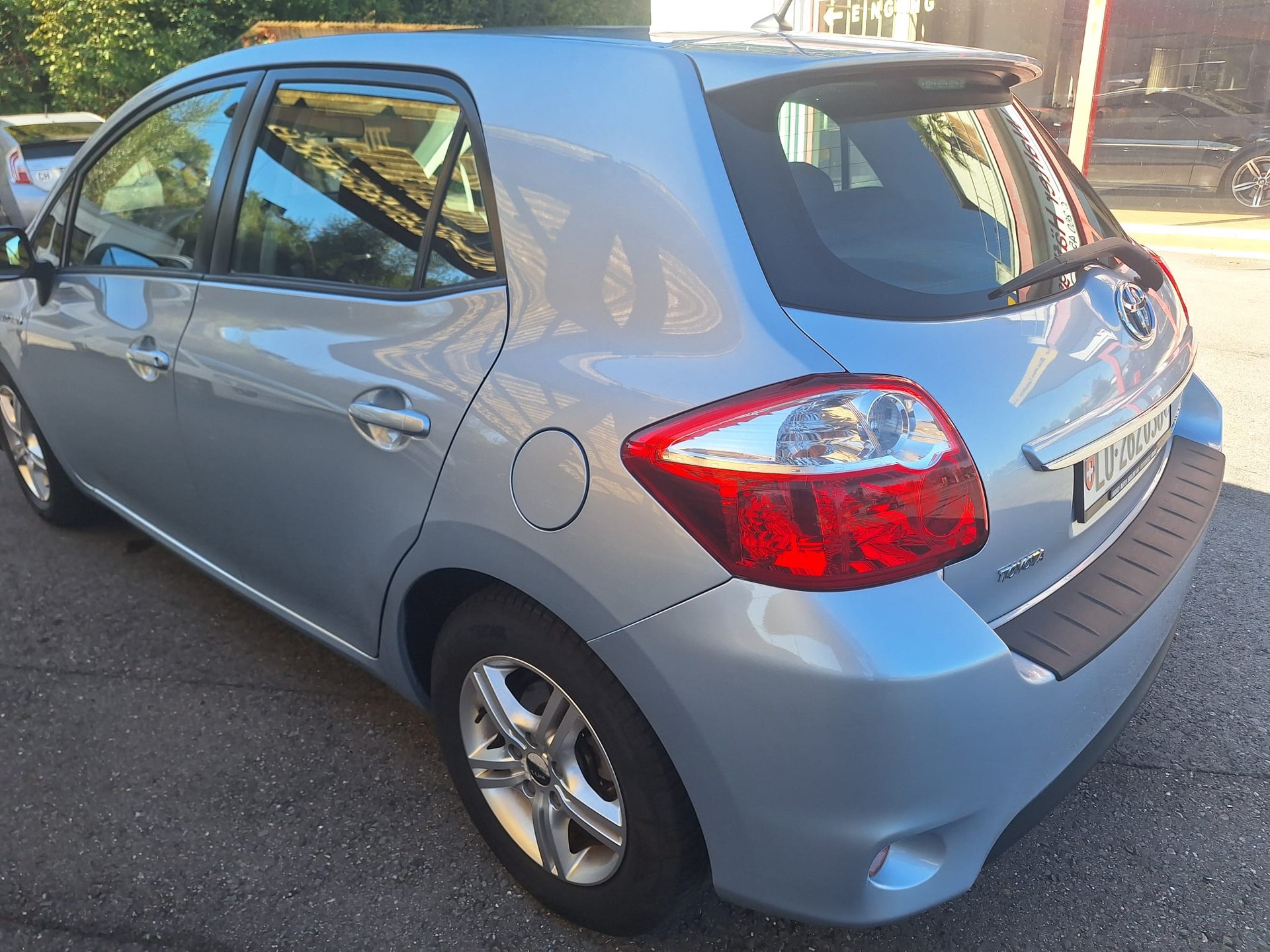 TOYOTA Auris 1.8 16V HSD Linea Luna-image-4