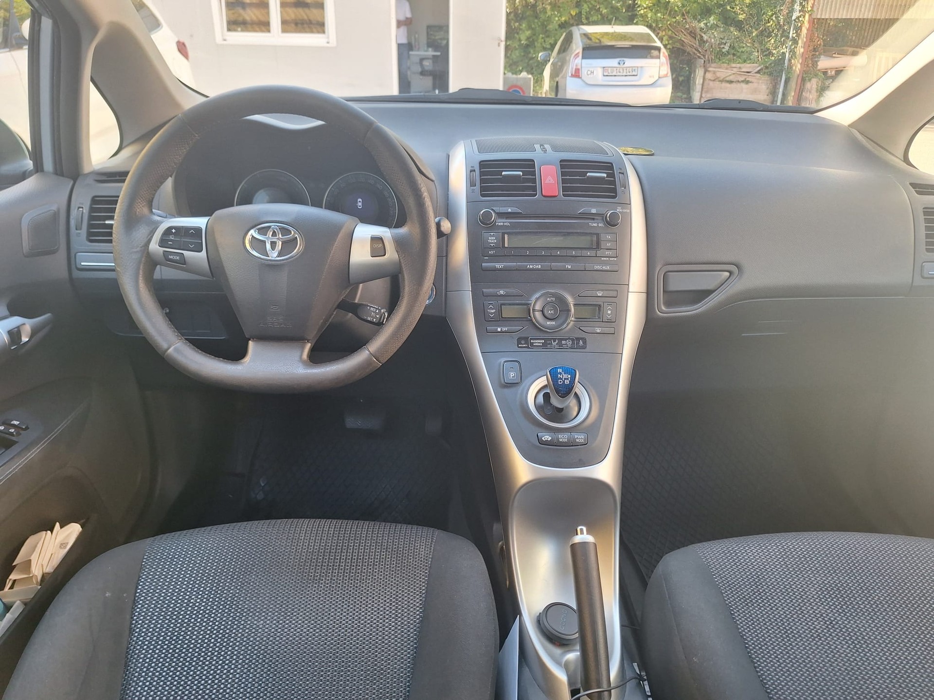 TOYOTA Auris 1.8 16V HSD Linea Luna-image-7