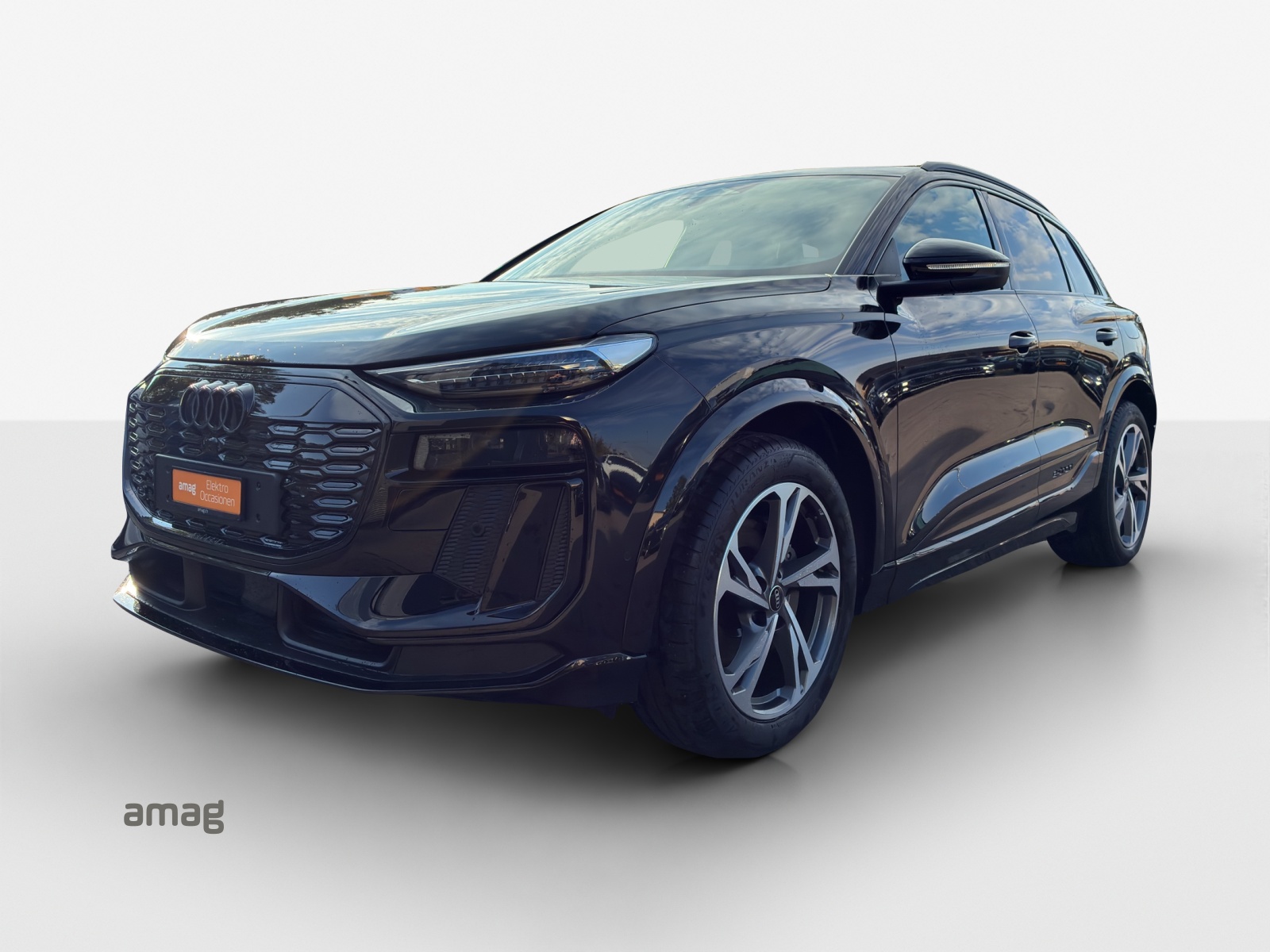 AUDI Q6 e-tron quattro