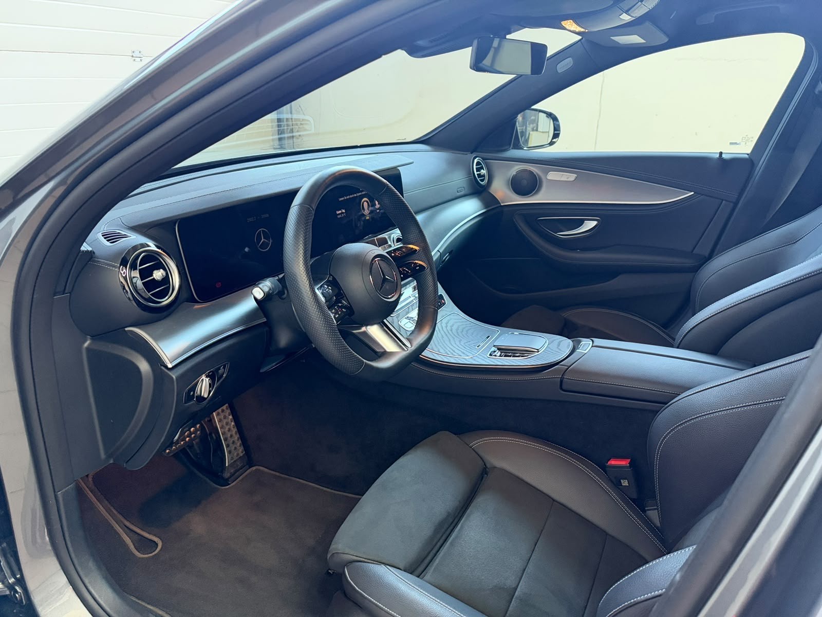 MERCEDES-BENZ E 220 d 4Matic 9G-Tronic-image-2