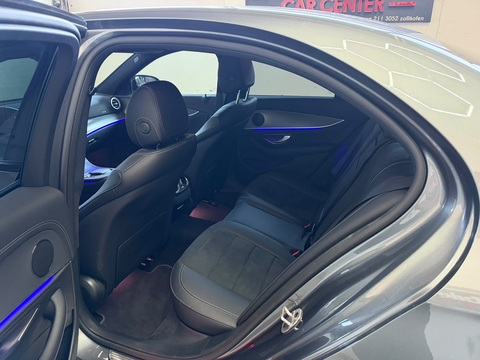 MERCEDES-BENZ E 220 d 4Matic 9G-Tronic-image-6