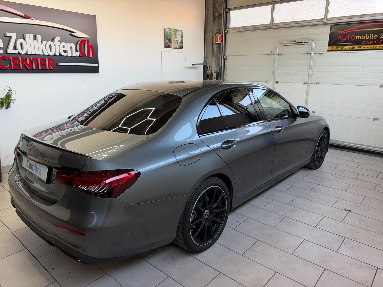 MERCEDES-BENZ E 220 d 4Matic 9G-Tronic-image-3