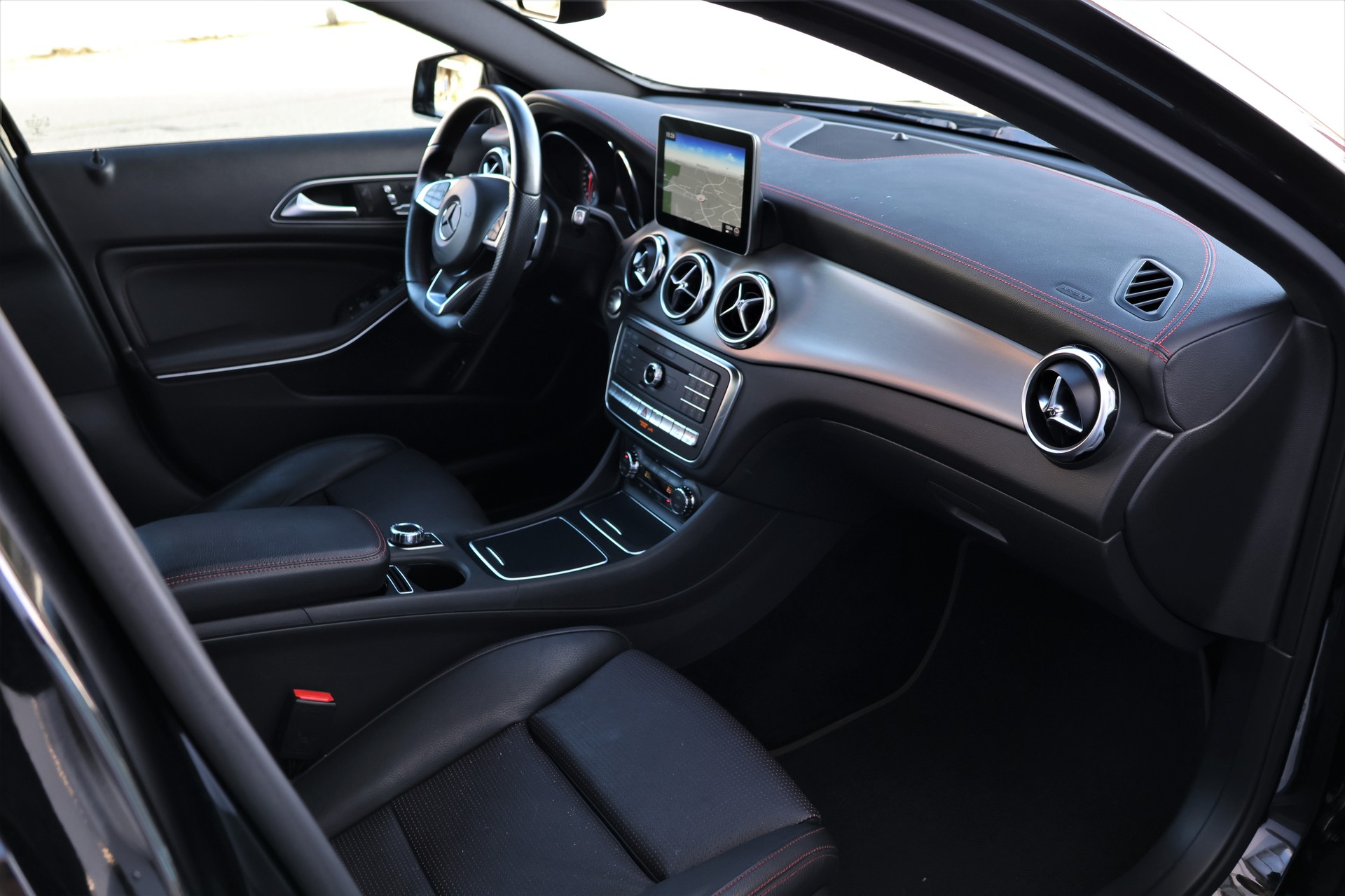 MERCEDES-BENZ GLA 200 d Swiss Star Edition AMG 4Matic 7G-DCT (CH)-image-20