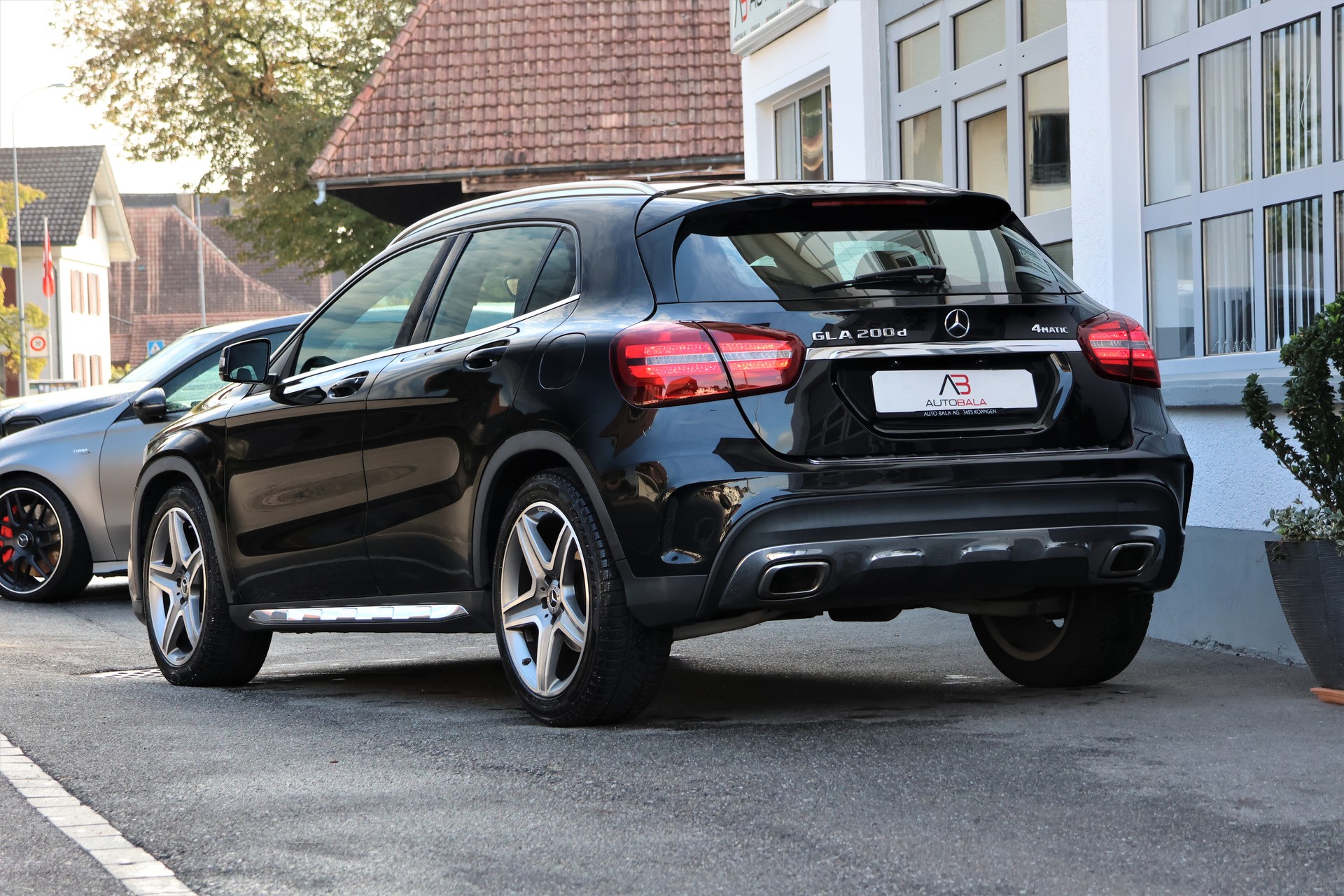 MERCEDES-BENZ GLA 200 d Swiss Star Edition AMG 4Matic 7G-DCT (CH)-image-2