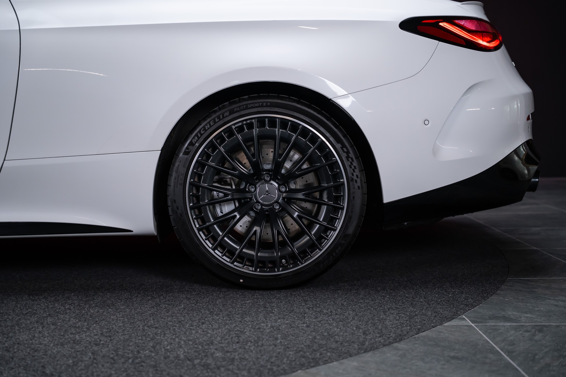 MERCEDES-BENZ CLE 53 AMG 4matic+ Coupé / Panorama / Burmseter / 360°Kamera-image-42