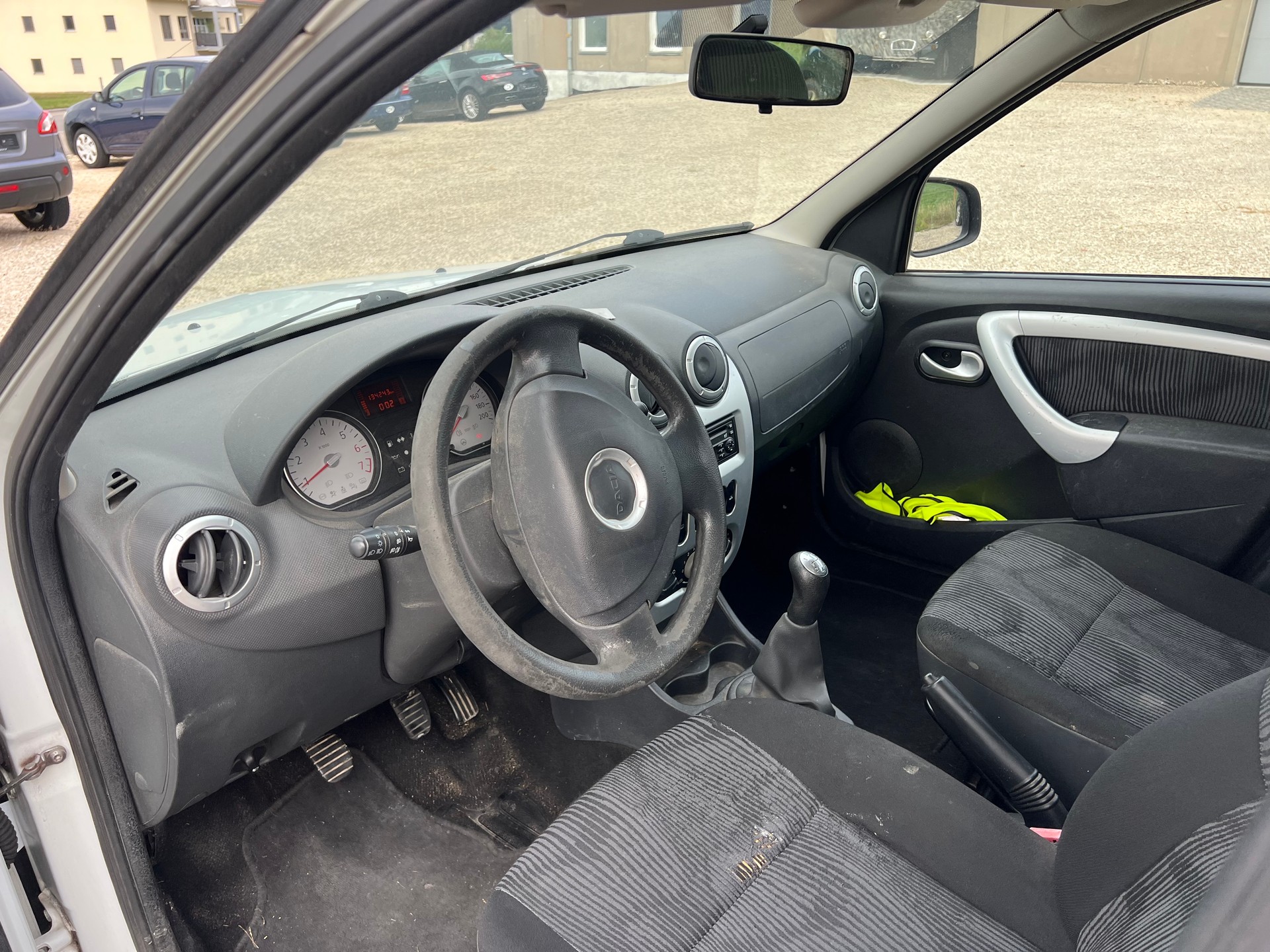 DACIA Logan 1.6 16V Lauréate-image-5