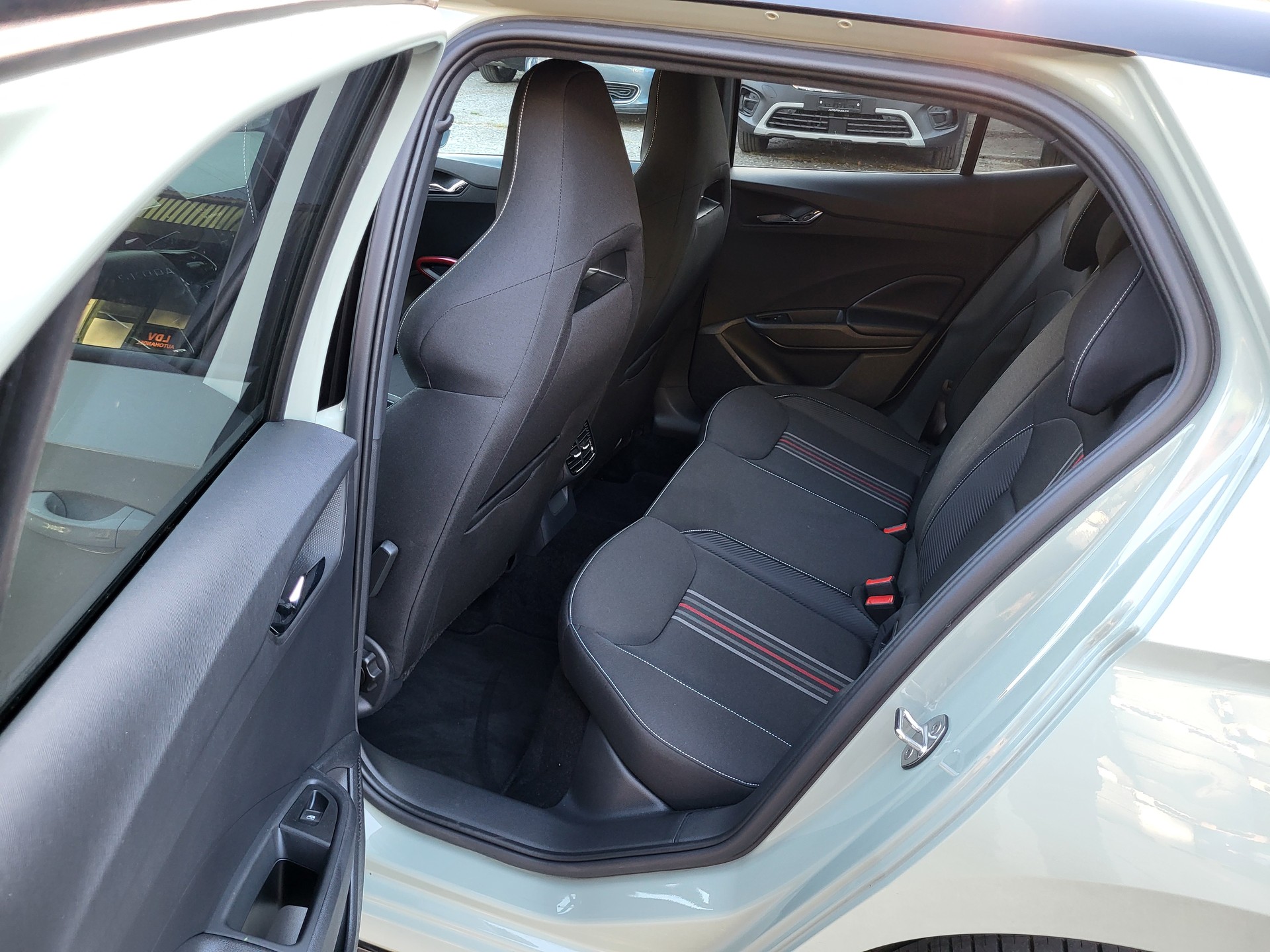 SKODA Fabia 1.0 TSI Monte Carlo DSG-image-13