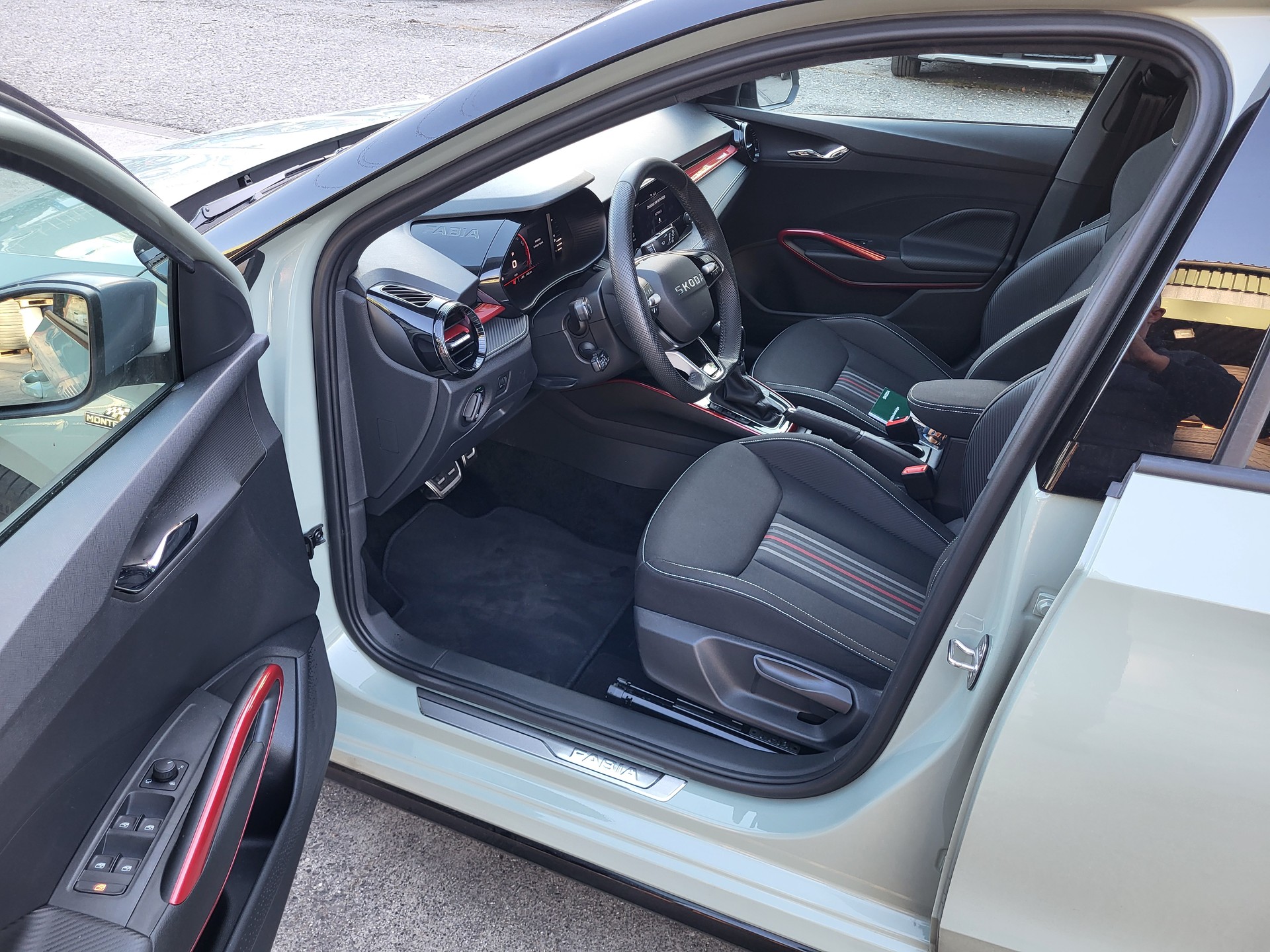 SKODA Fabia 1.0 TSI Monte Carlo DSG-image-12