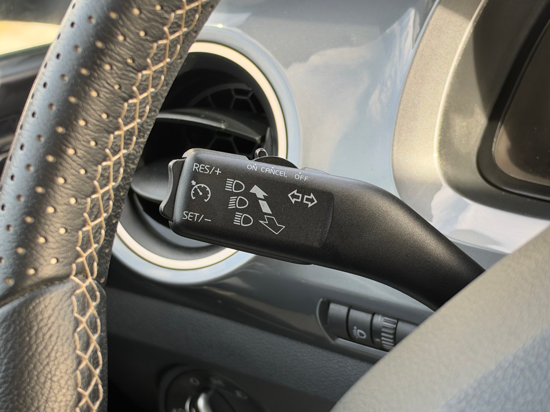 SEAT Mii 1.0 by Mango ASG-image-14
