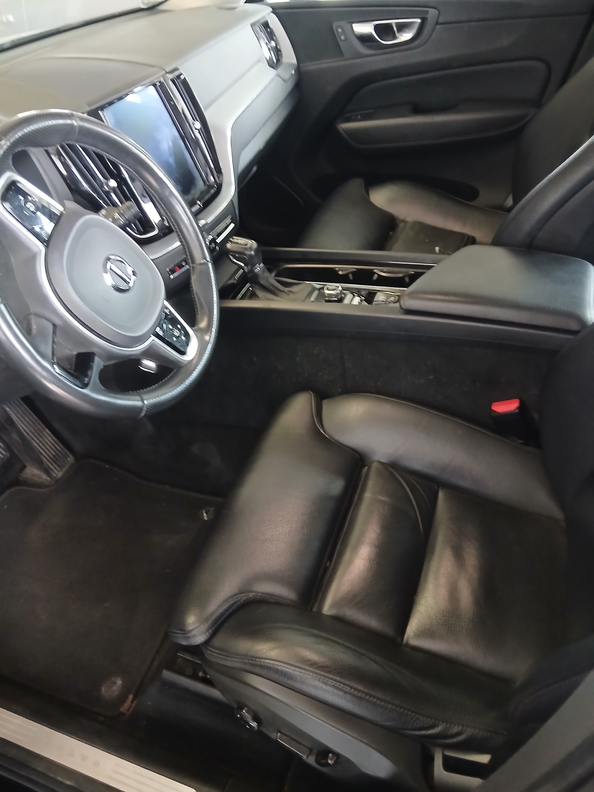 VOLVO XC60 T5 AWD Inscription Geartronic-image-5
