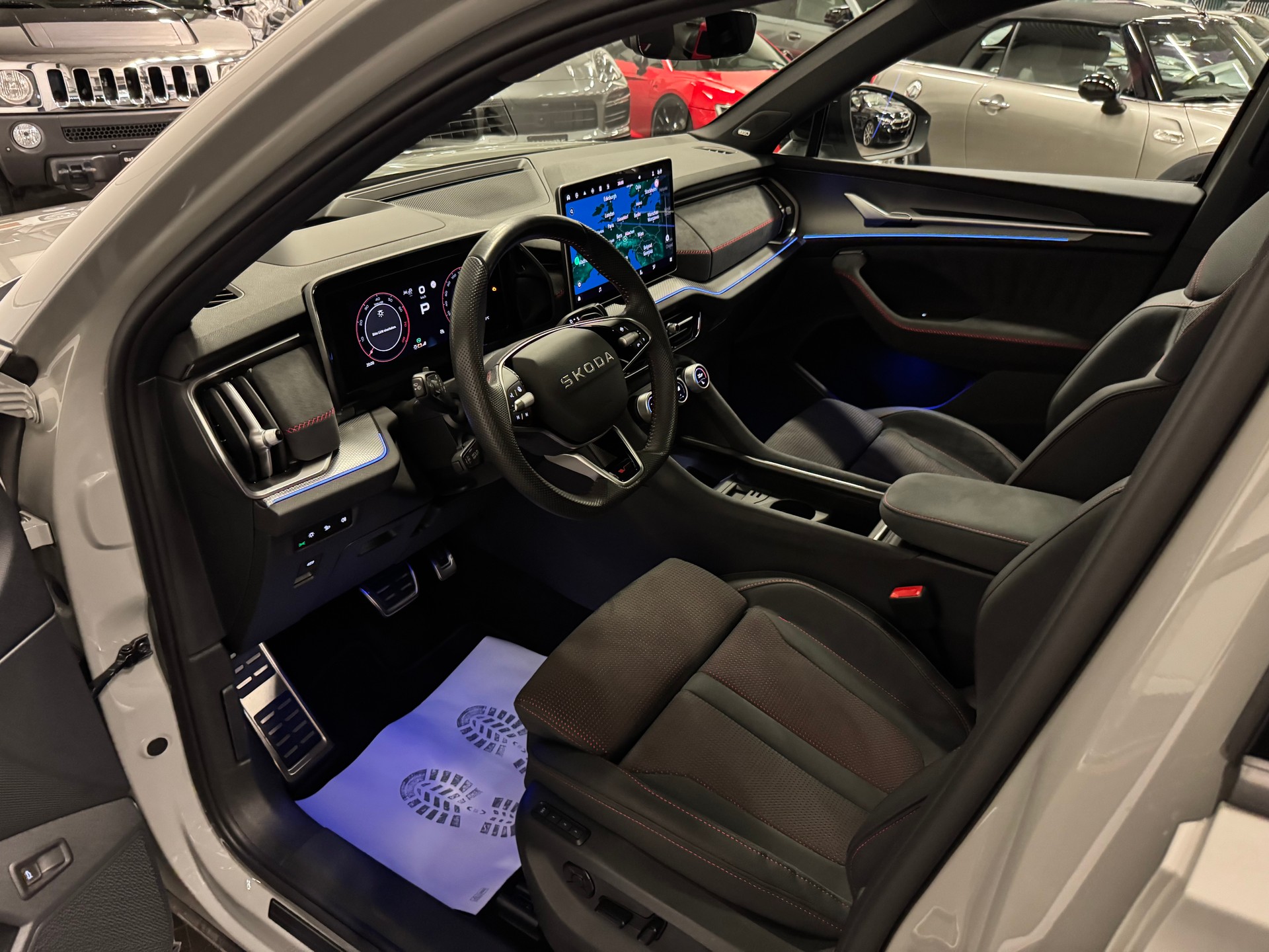 SKODA Kodiaq 2.0 TSI RS 4x4 CH Fahrzeug-image-16