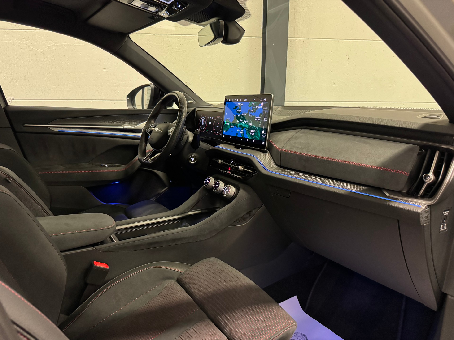SKODA Kodiaq 2.0 TSI RS 4x4 CH Fahrzeug-image-19