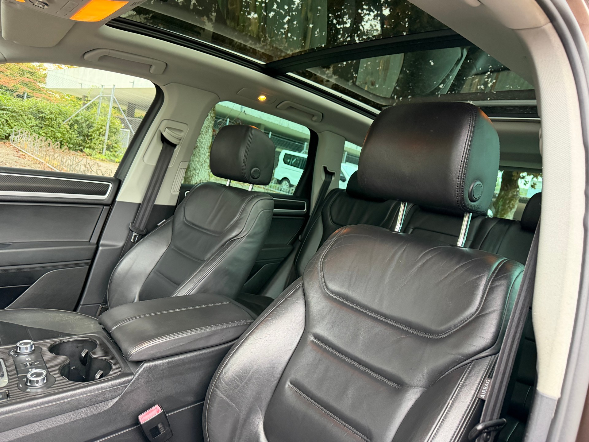 VW Touareg 4.2 TDI Tiptronic-image-10