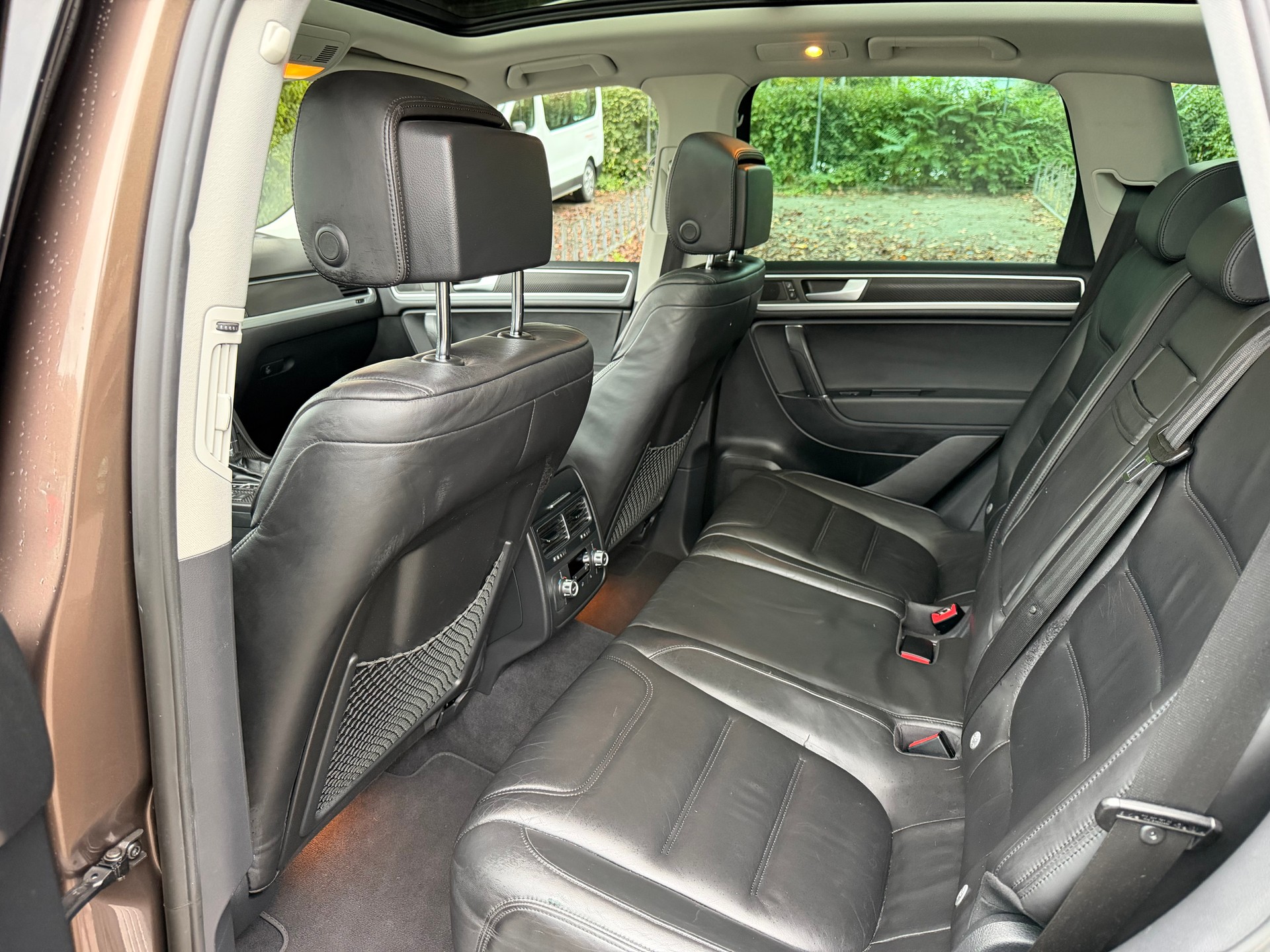 VW Touareg 4.2 TDI Tiptronic-image-8