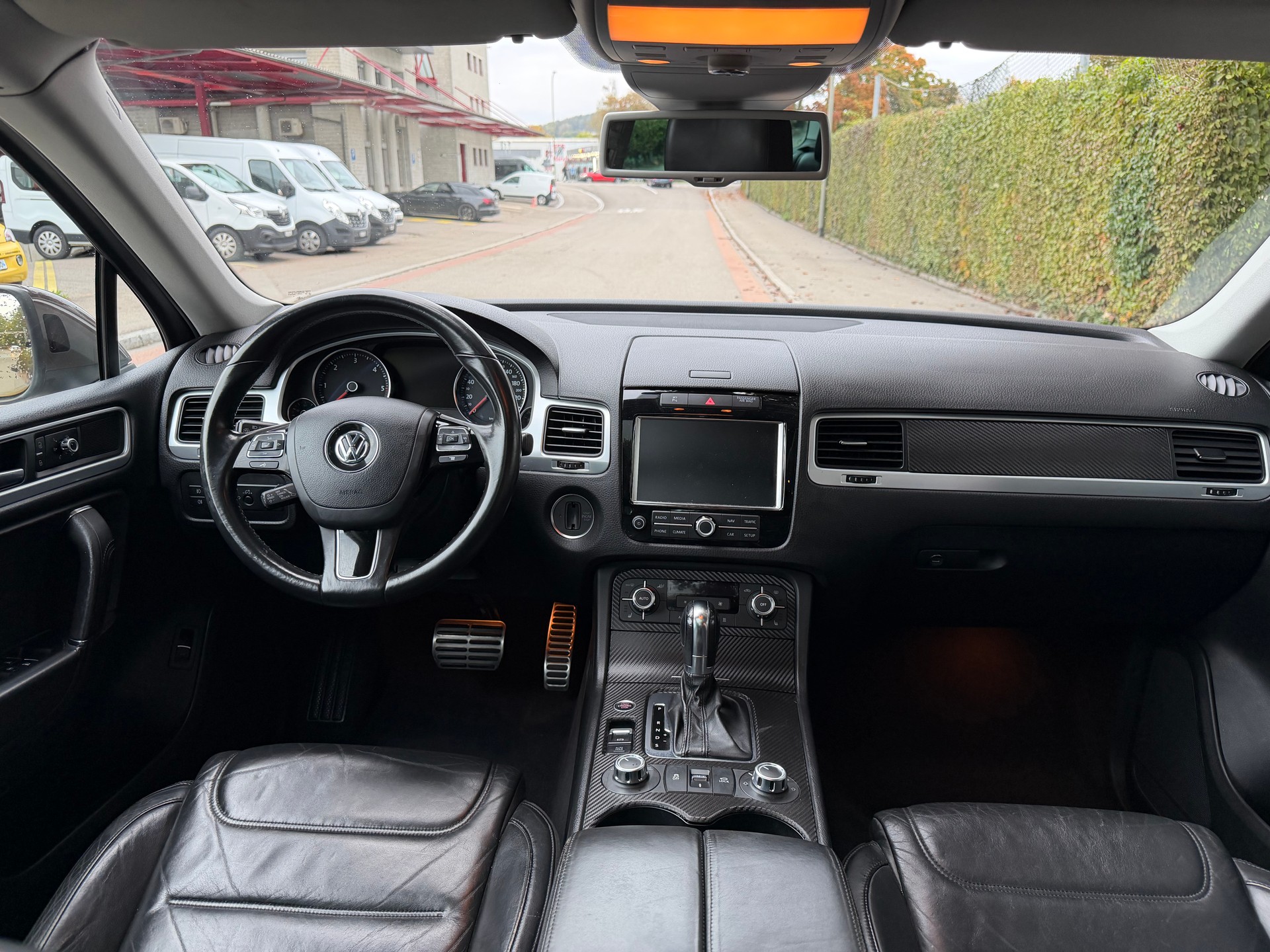 VW Touareg 4.2 TDI Tiptronic-image-12