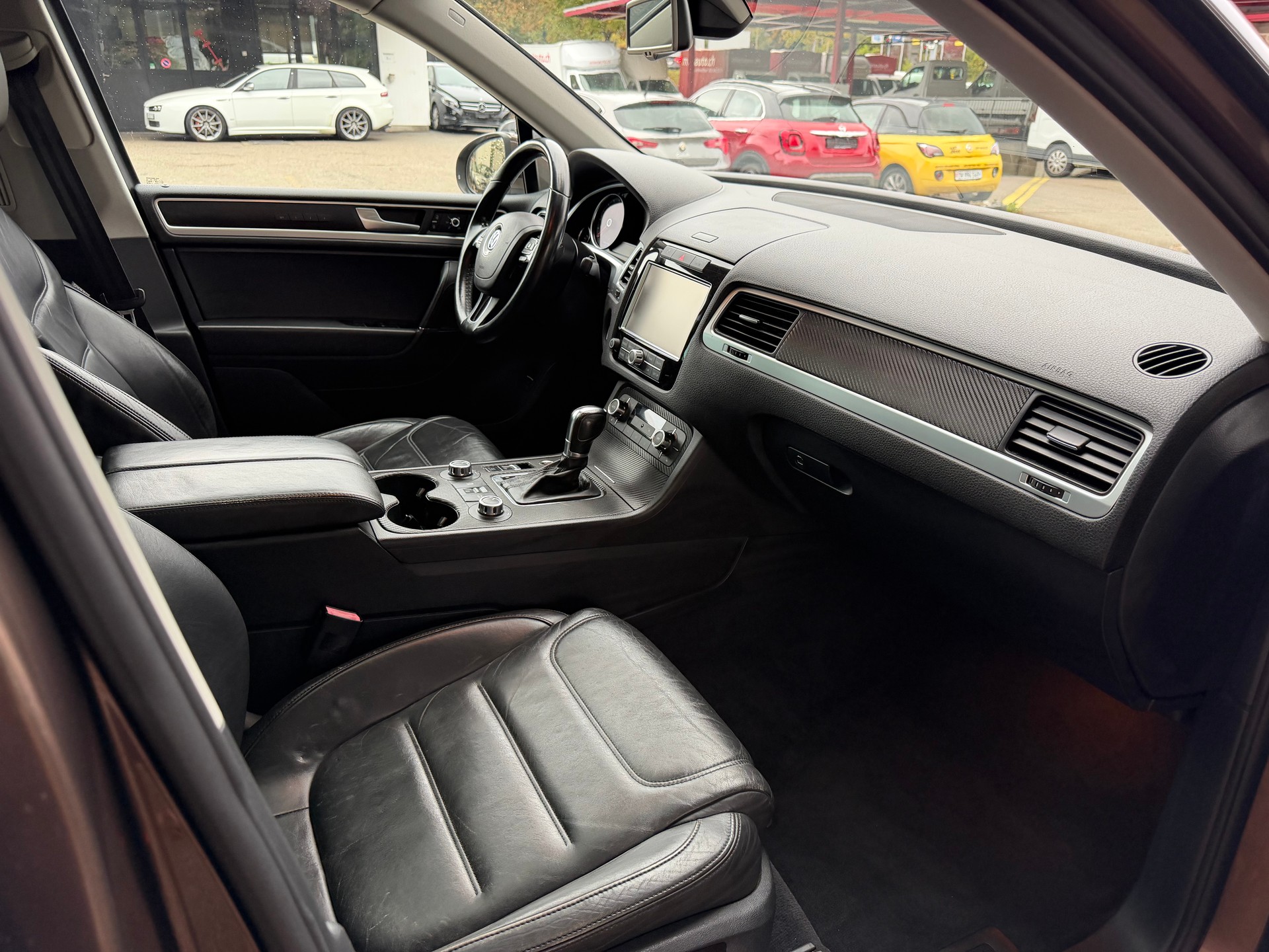 VW Touareg 4.2 TDI Tiptronic-image-11