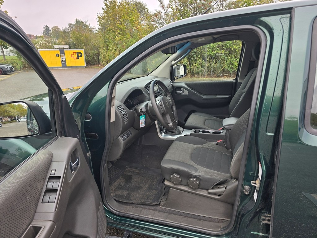 NISSAN Navara 2.5 dCi Double Cab SE-image-12
