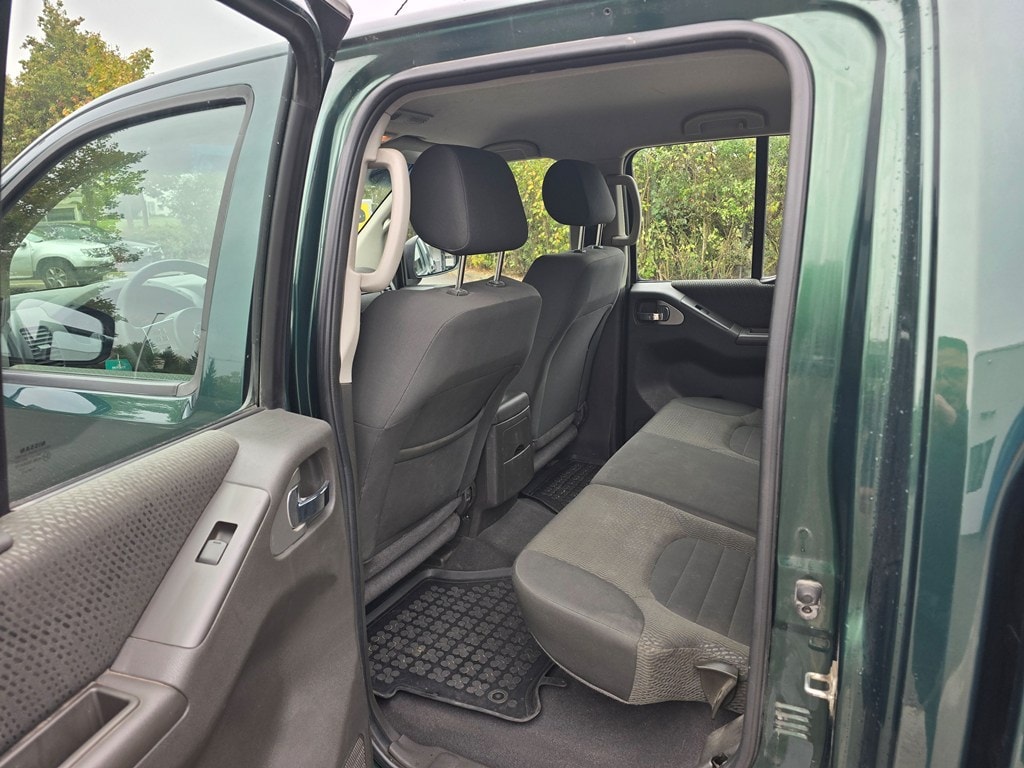 NISSAN Navara 2.5 dCi Double Cab SE-image-13