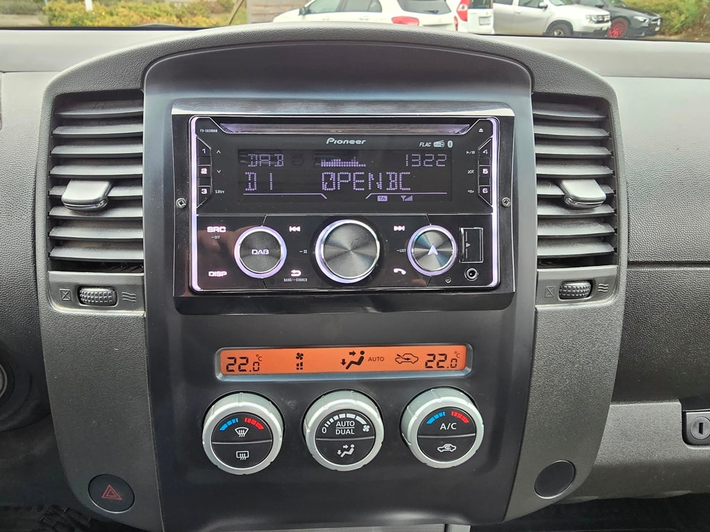NISSAN Navara 2.5 dCi Double Cab SE-image-18