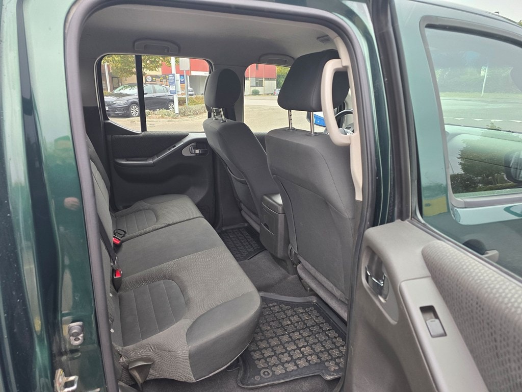 NISSAN Navara 2.5 dCi Double Cab SE-image-14