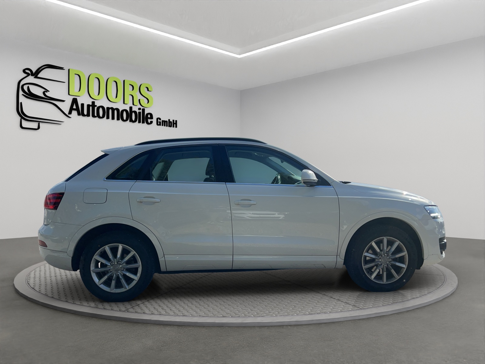 AUDI Q3 2.0 TDI Start quattro S-tronic-image-6