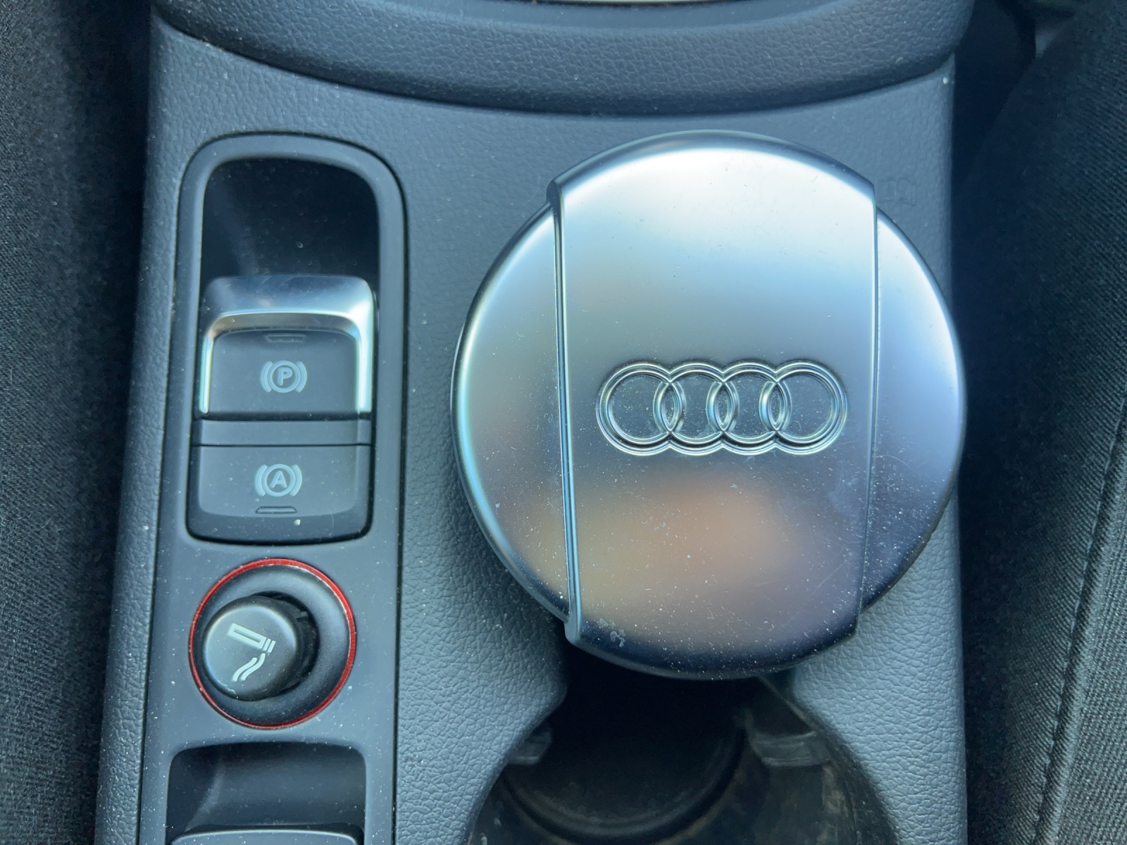 AUDI Q3 2.0 TDI Start quattro S-tronic-image-14