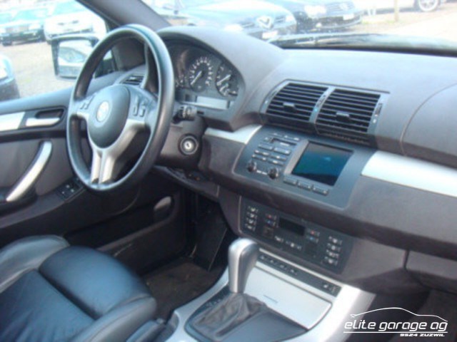 BMW X5 4.4i-image-6