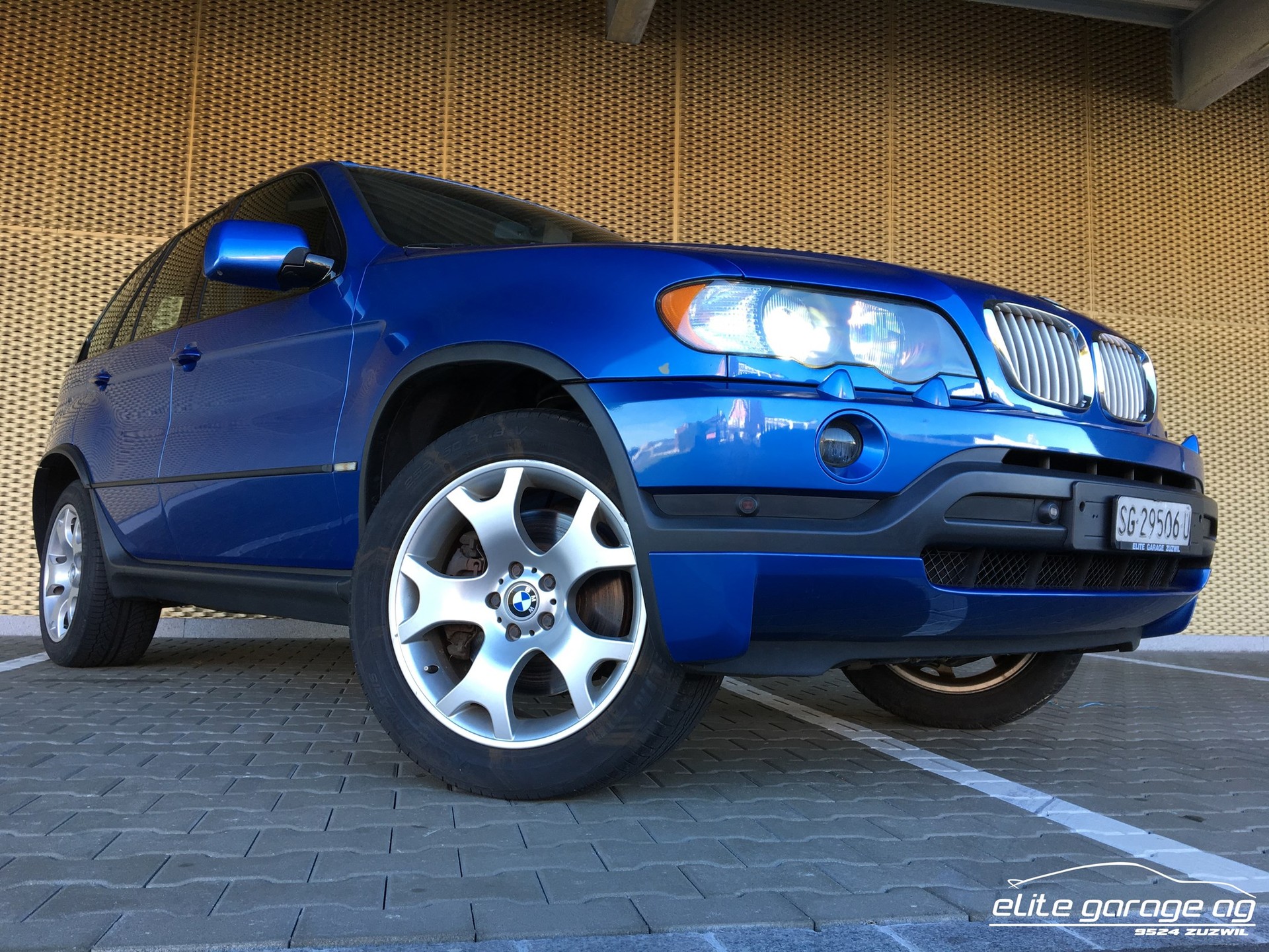 BMW X5 4.6is-image-2