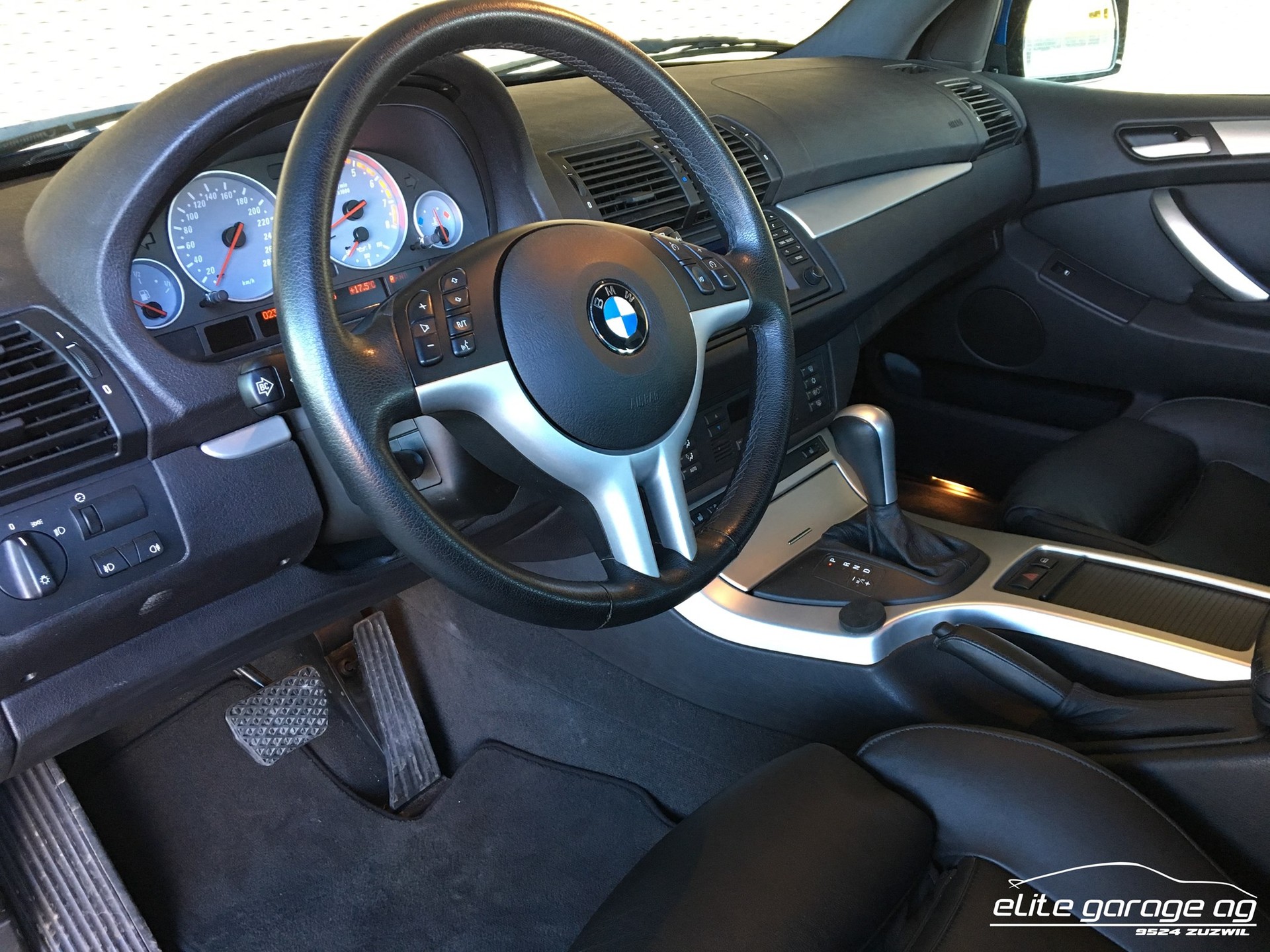 BMW X5 4.6is-image-8