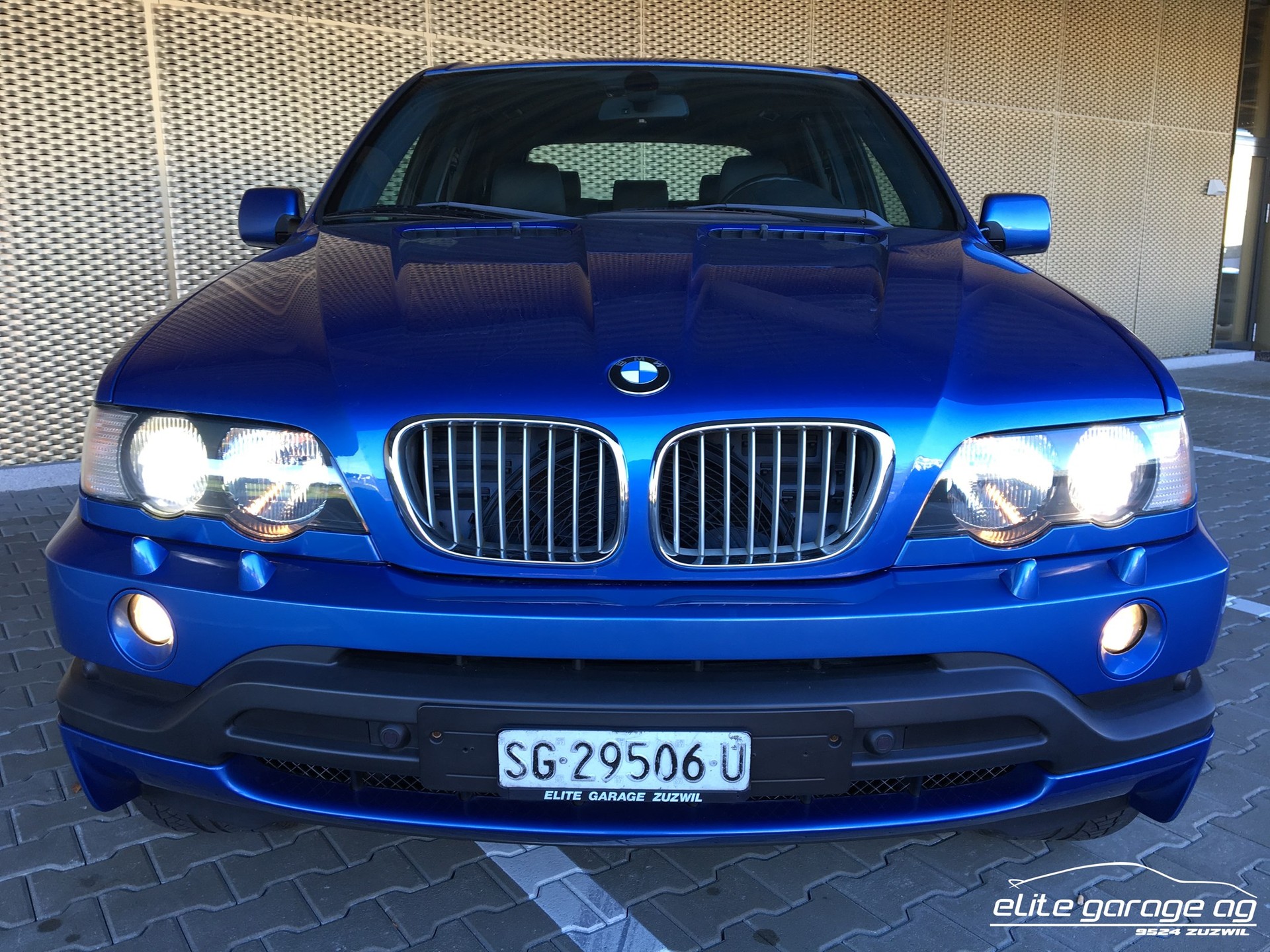 BMW X5 4.6is-image-1