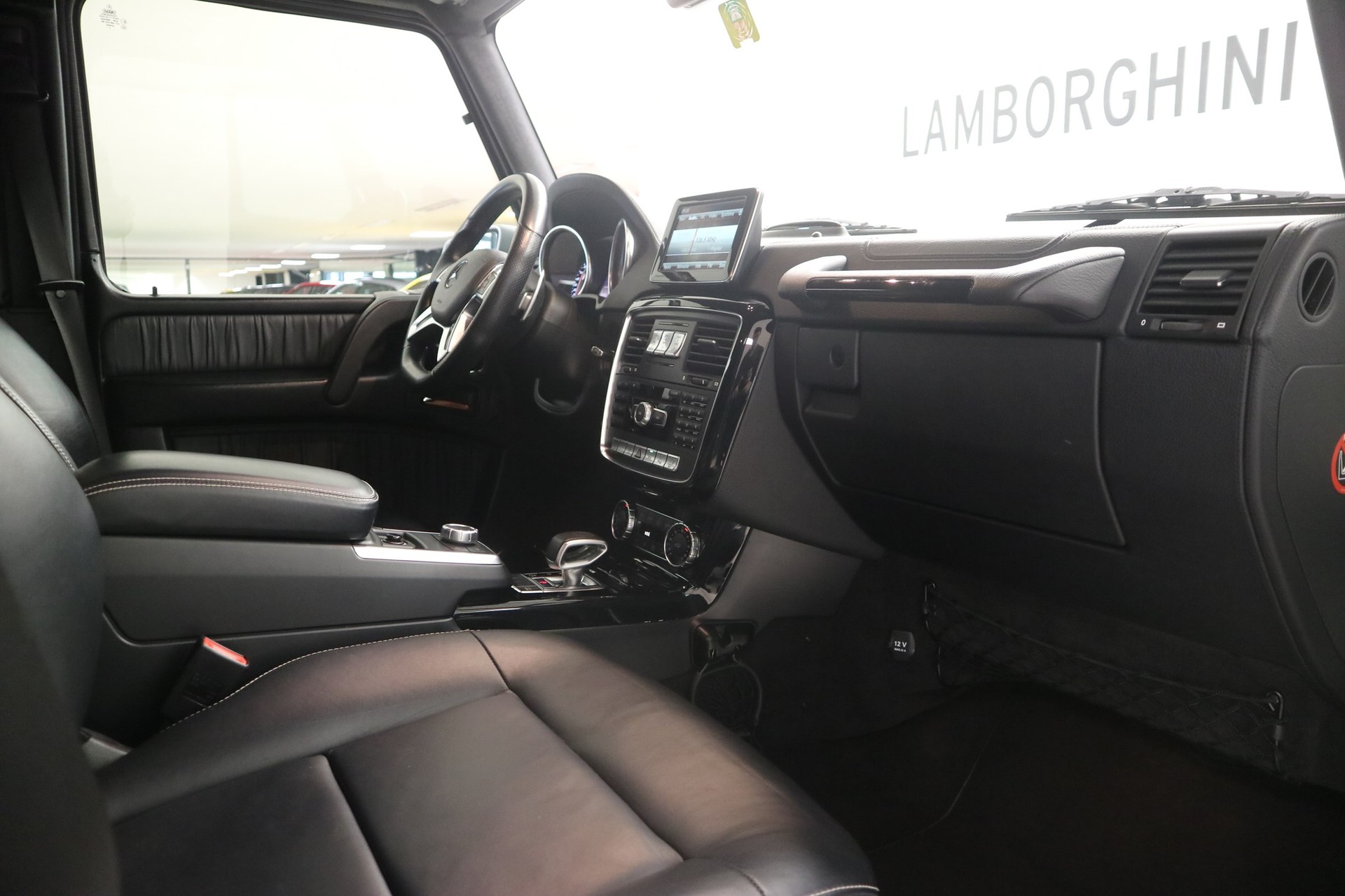MERCEDES-BENZ G 63 AMG Automatic-image-6