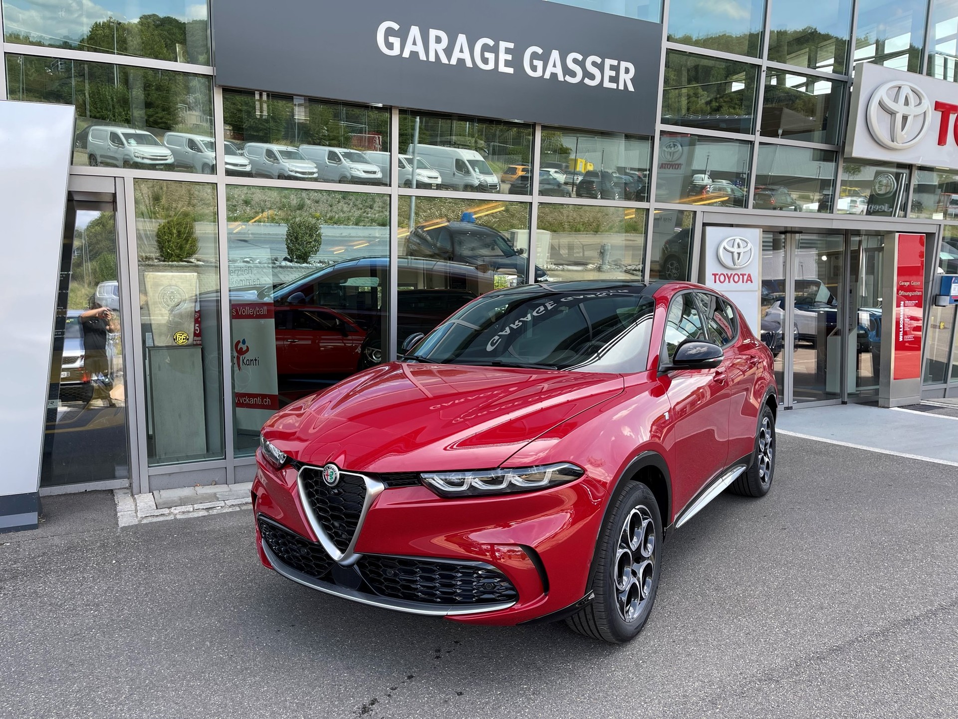 ALFA ROMEO Tonale 1.3 Plug-in-Hybrid Q4 Ti Pack Sky-image-0