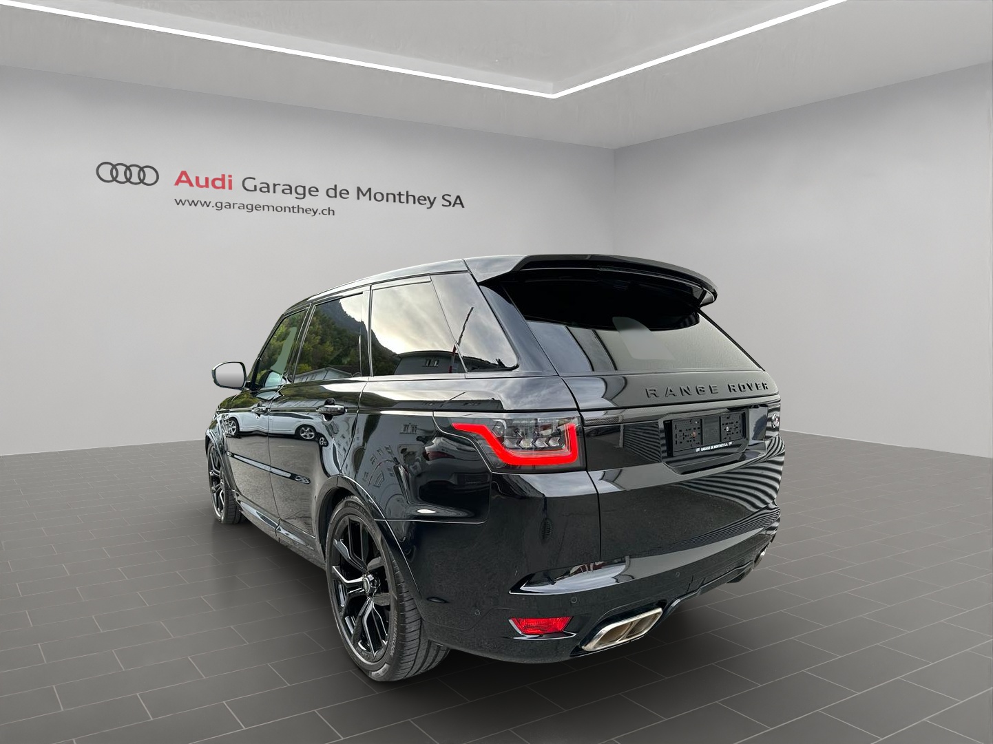 LAND ROVER Range Rover Sport 5.0 V8 S/C SVR Automatic-image-3