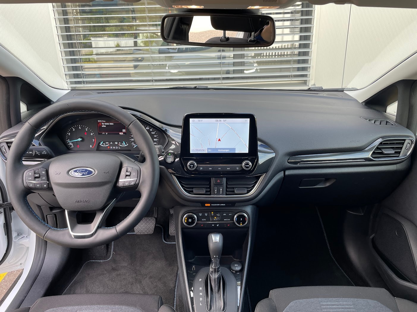 FORD Fiesta 1.0 EcoB Hybrid ST-Line Vignale-image-9