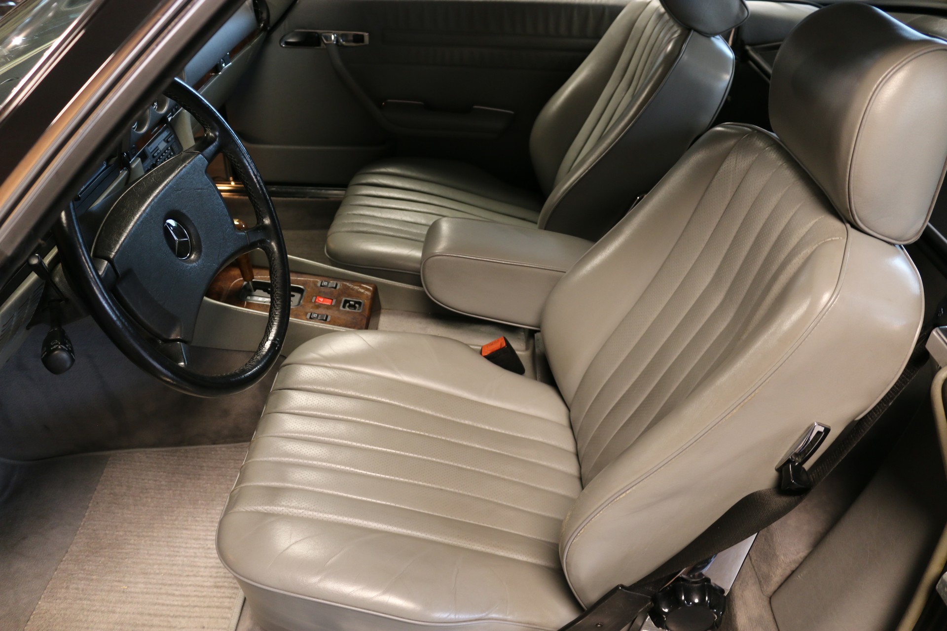 MERCEDES-BENZ 300 SL R107-image-7
