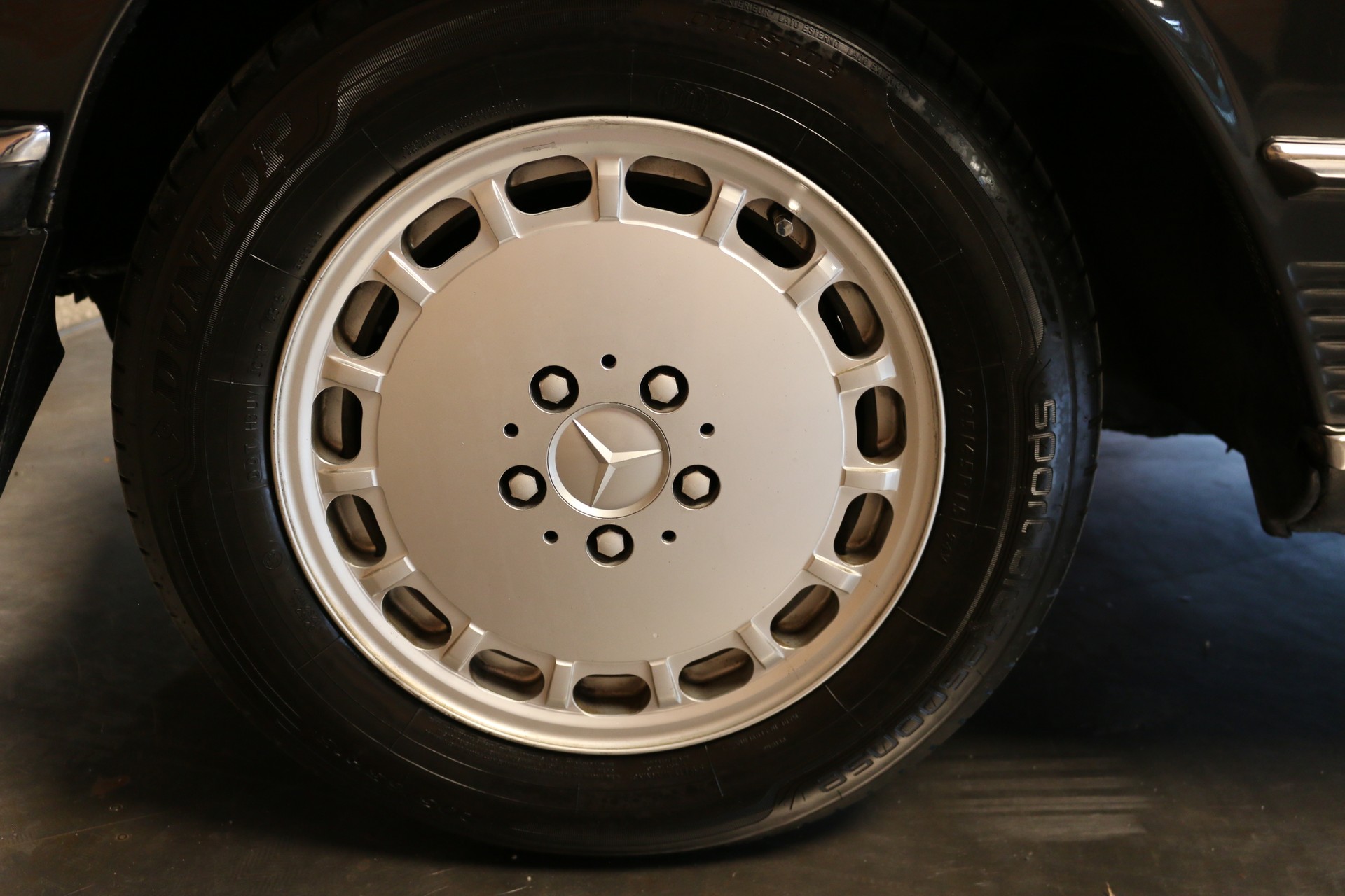 MERCEDES-BENZ 300 SL R107-image-10