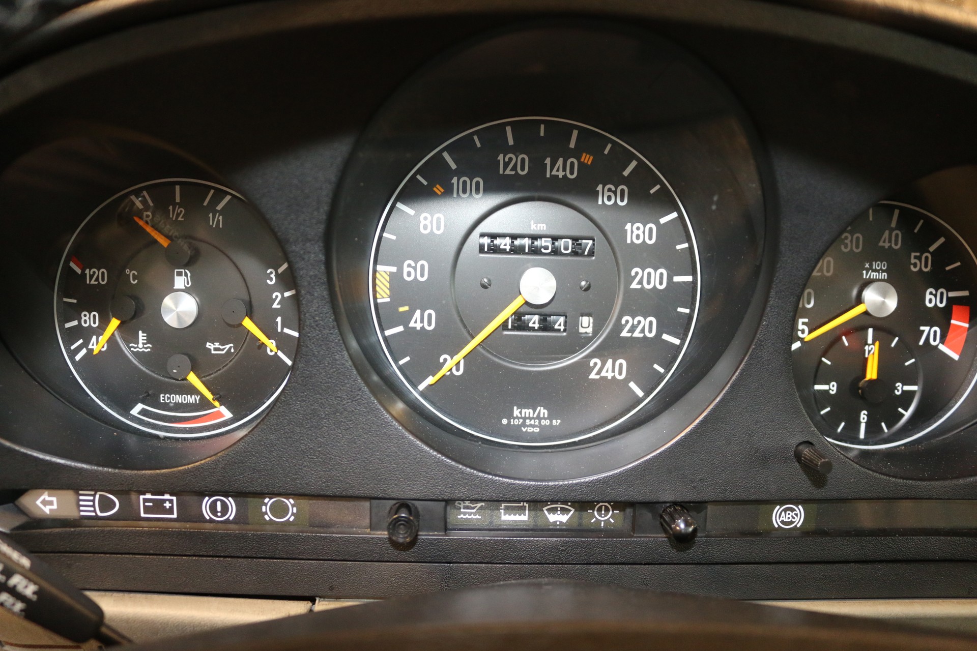 MERCEDES-BENZ 300 SL R107-image-6