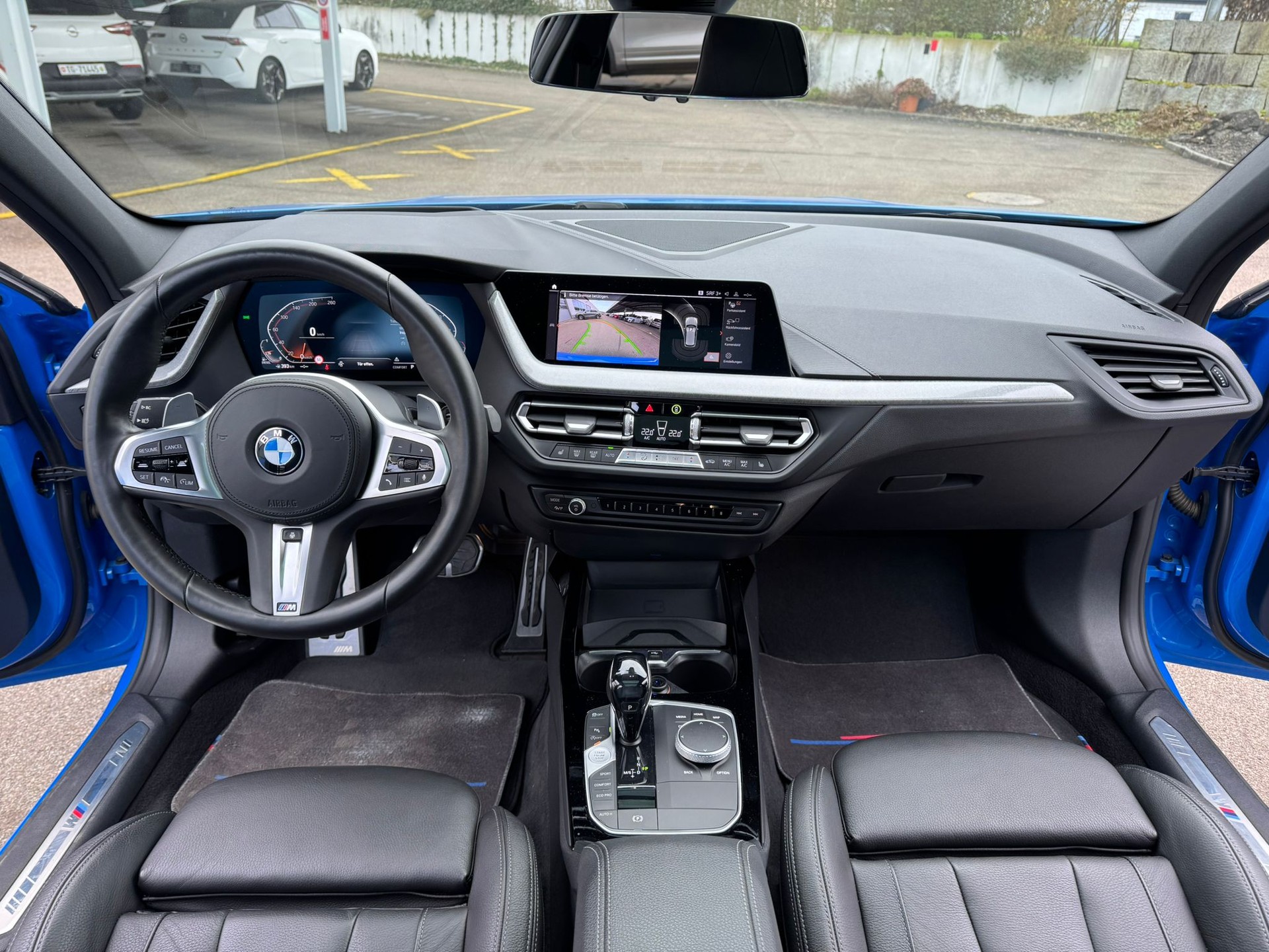 BMW 120d xDrive Steptronic M Sport-image-12
