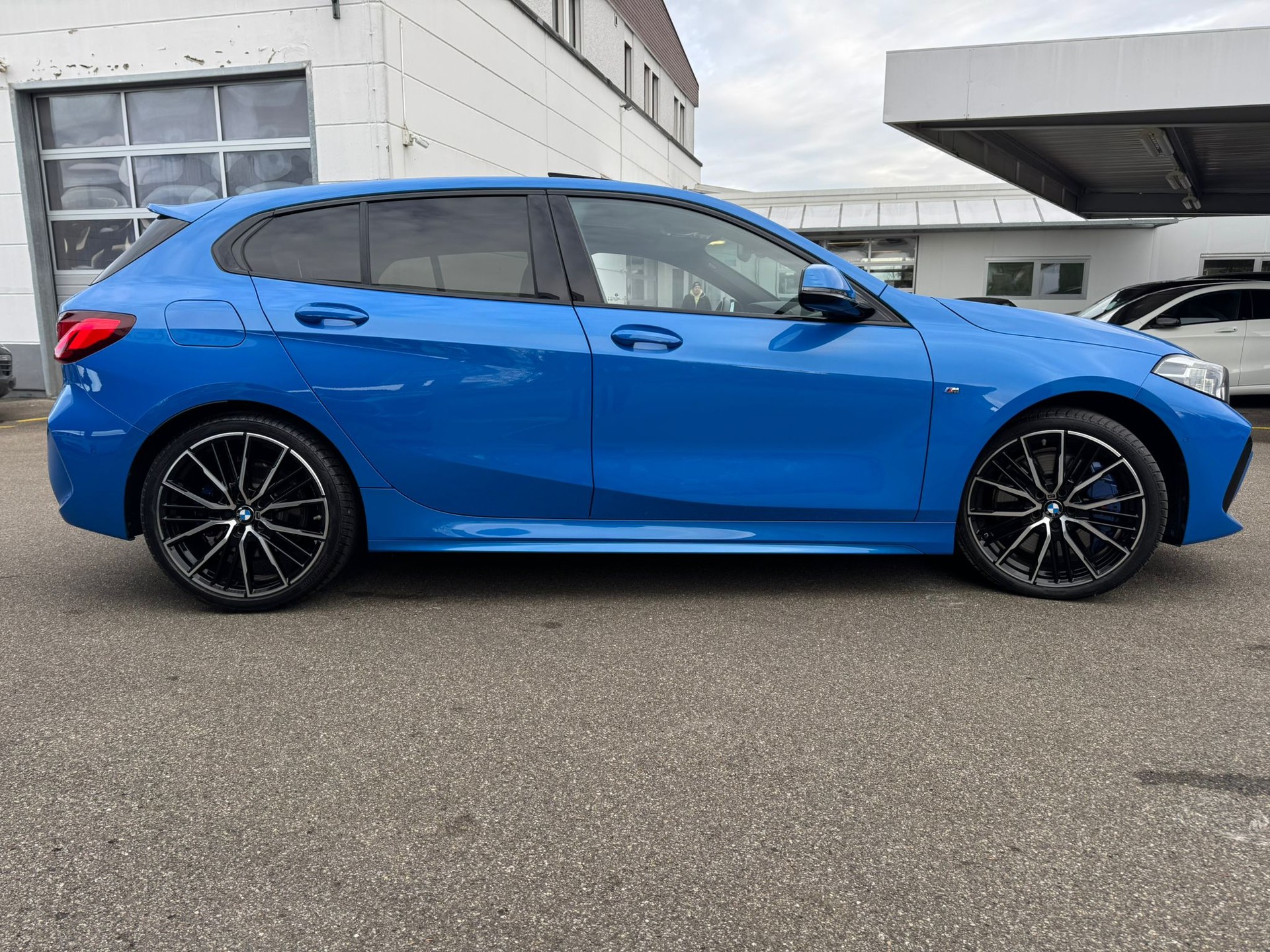 BMW 120d xDrive Steptronic M Sport-image-3