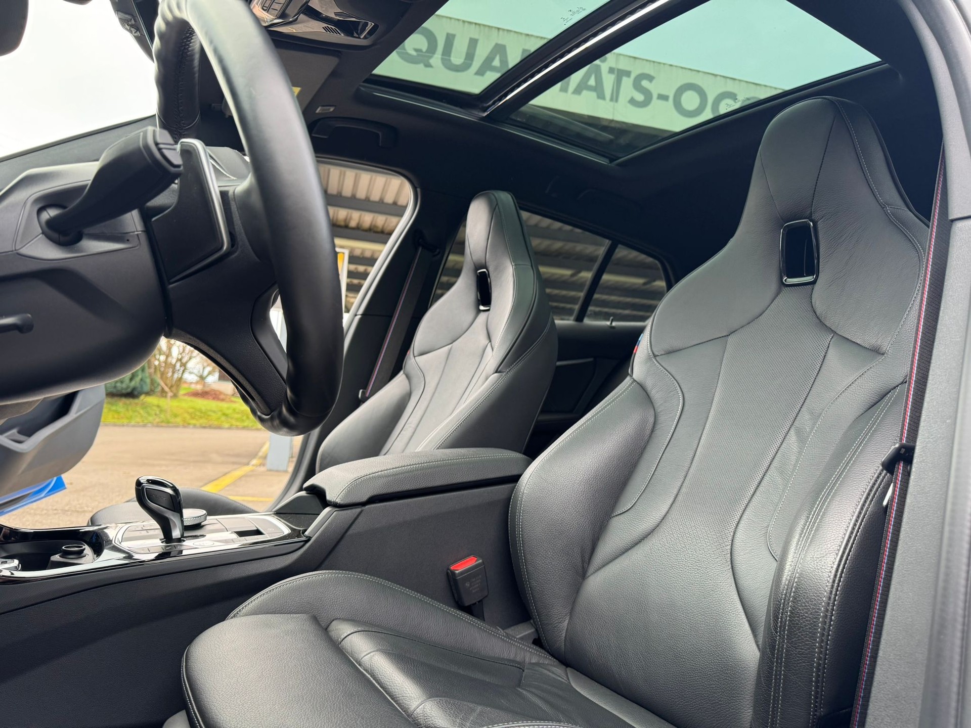 BMW 120d xDrive Steptronic M Sport-image-9