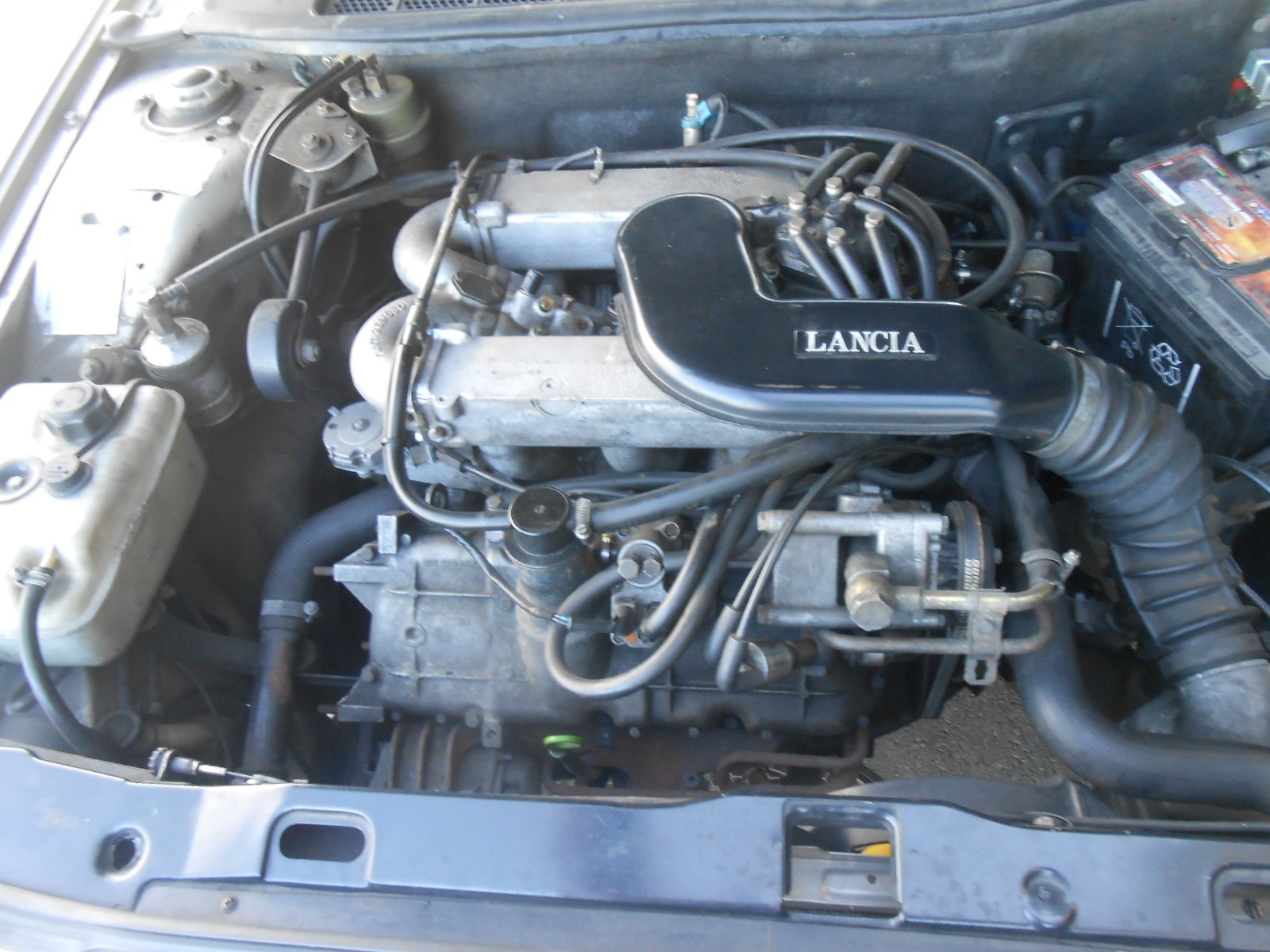 LANCIA Thema 2.9 V6-image-13