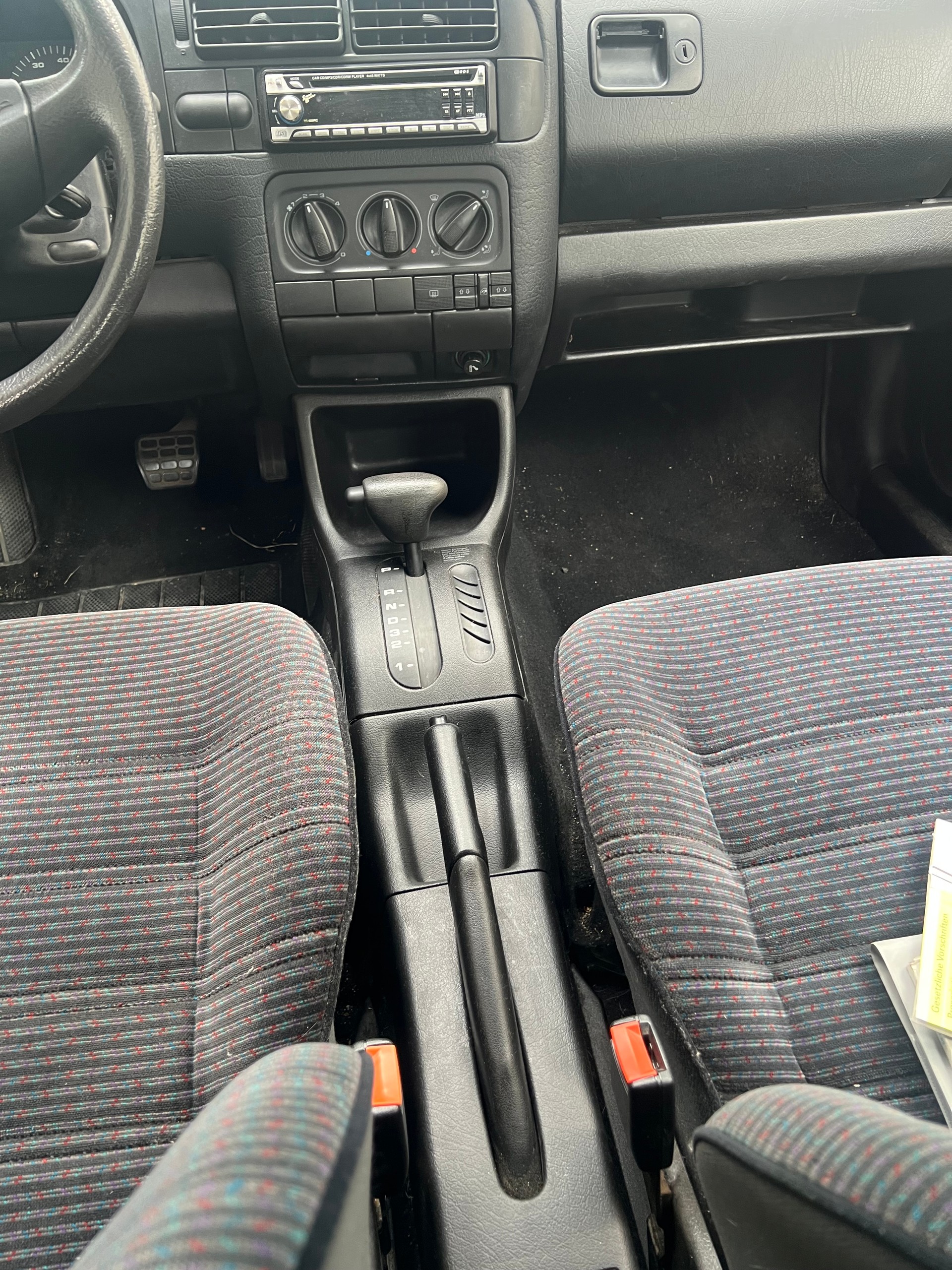 VW GOLF-image-7