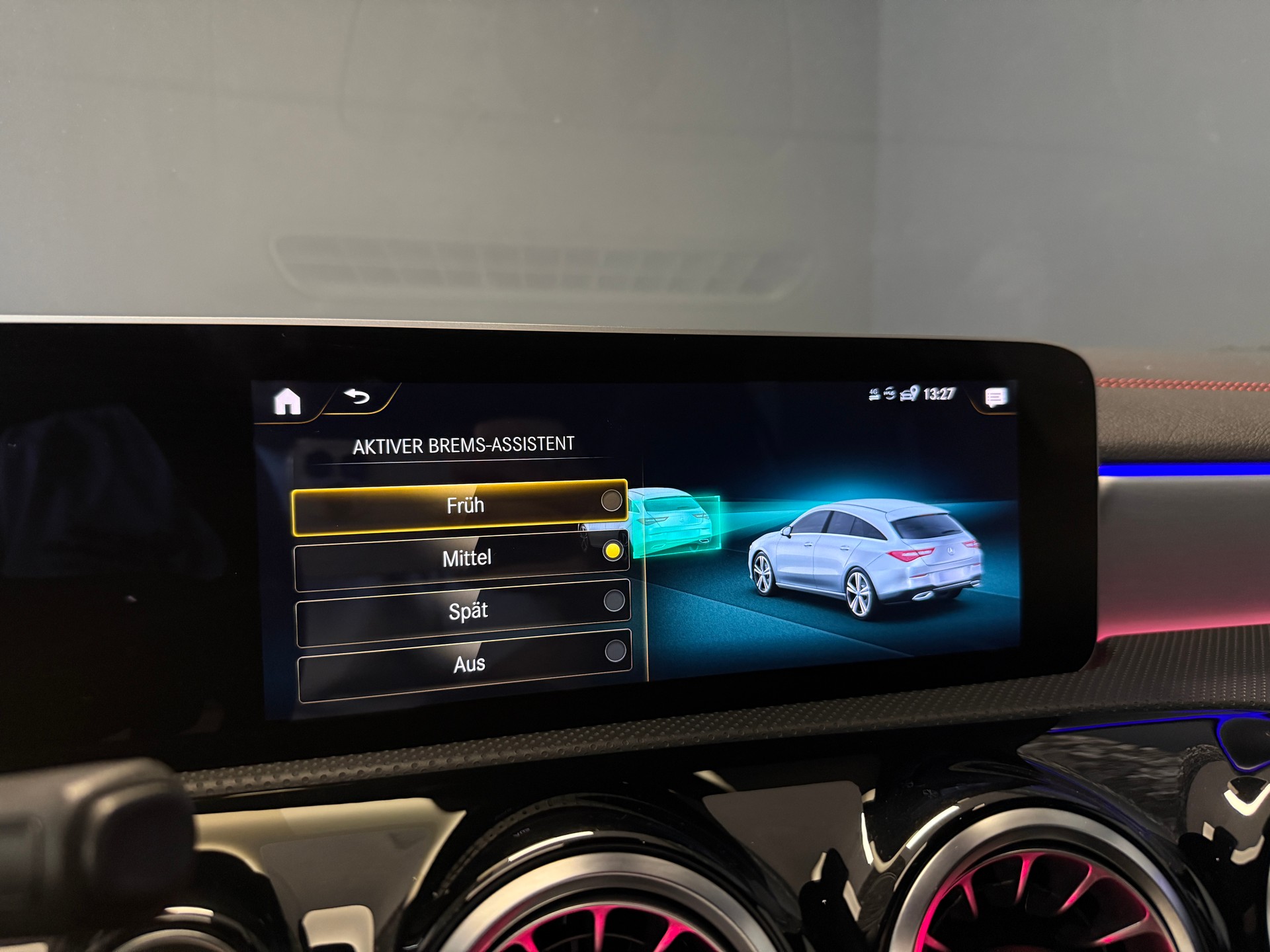 MERCEDES-BENZ CLA Shooting Brake 200 AMG Line 7G-DCT-image-15