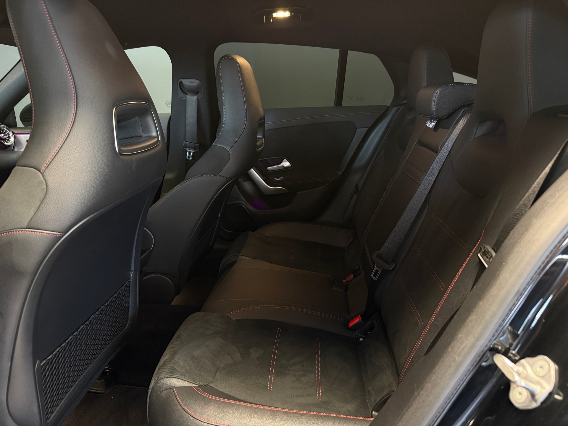 MERCEDES-BENZ CLA Shooting Brake 200 AMG Line 7G-DCT-image-9