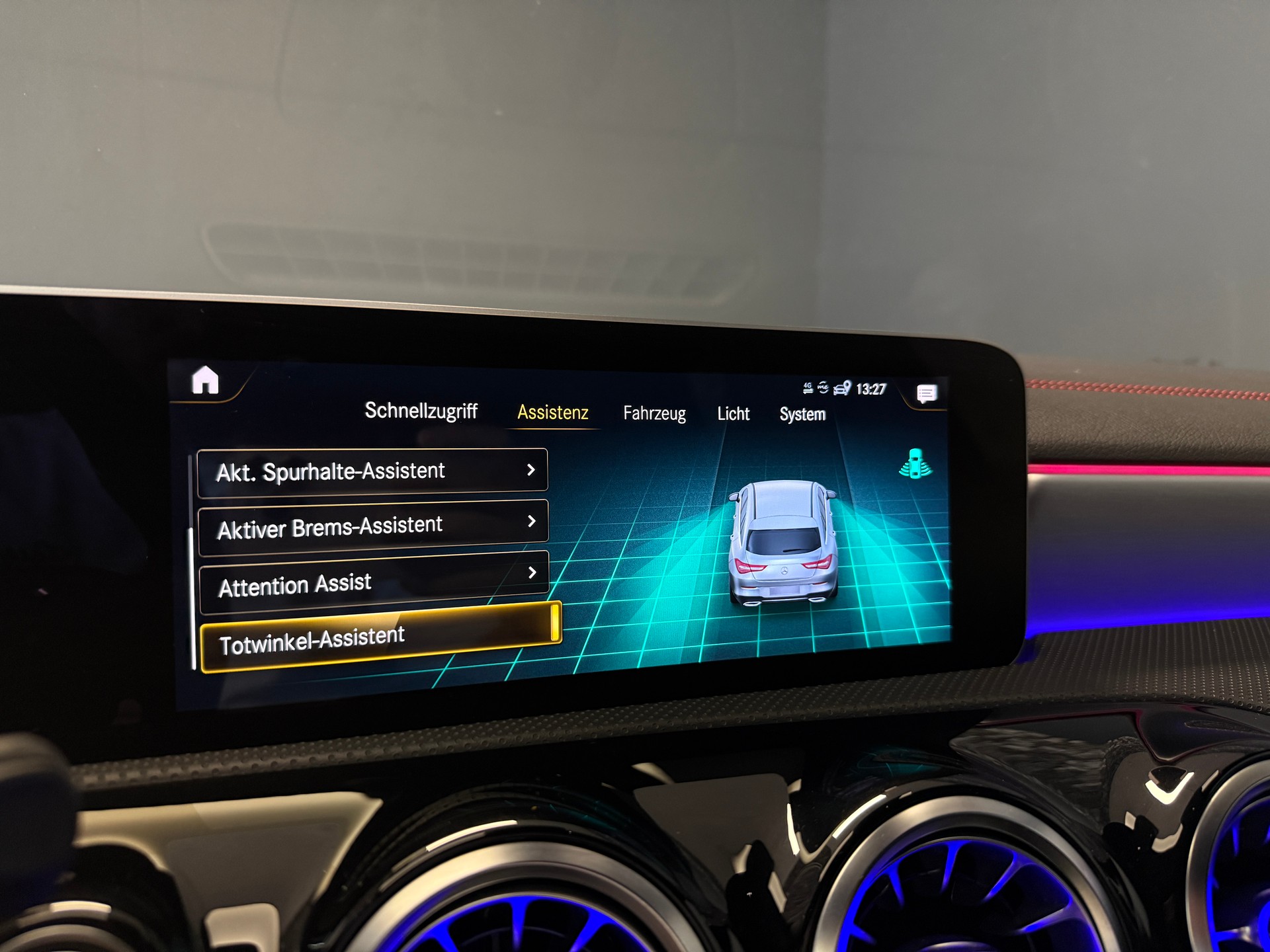 MERCEDES-BENZ CLA Shooting Brake 200 AMG Line 7G-DCT-image-17