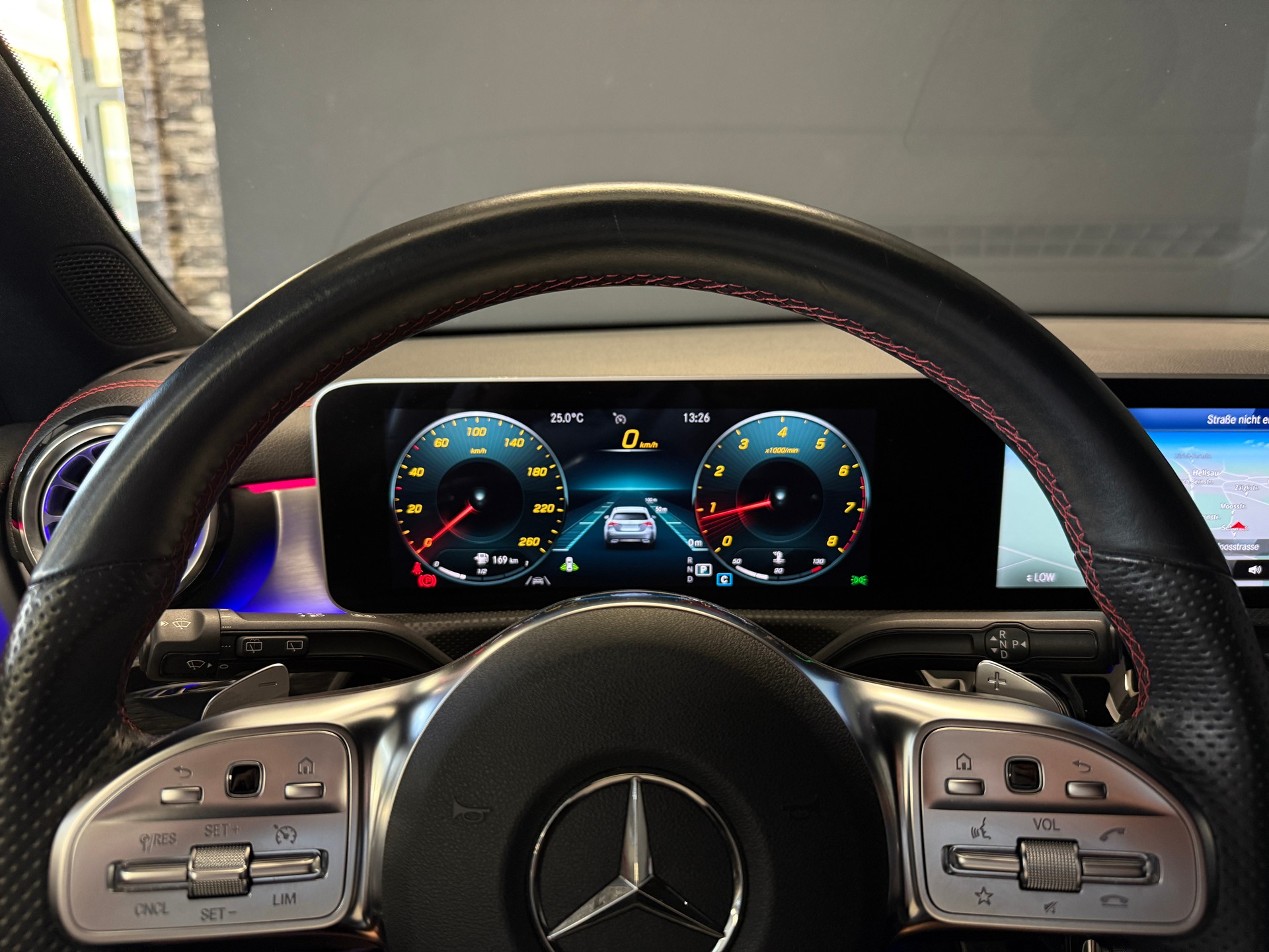 MERCEDES-BENZ CLA Shooting Brake 200 AMG Line 7G-DCT-image-7