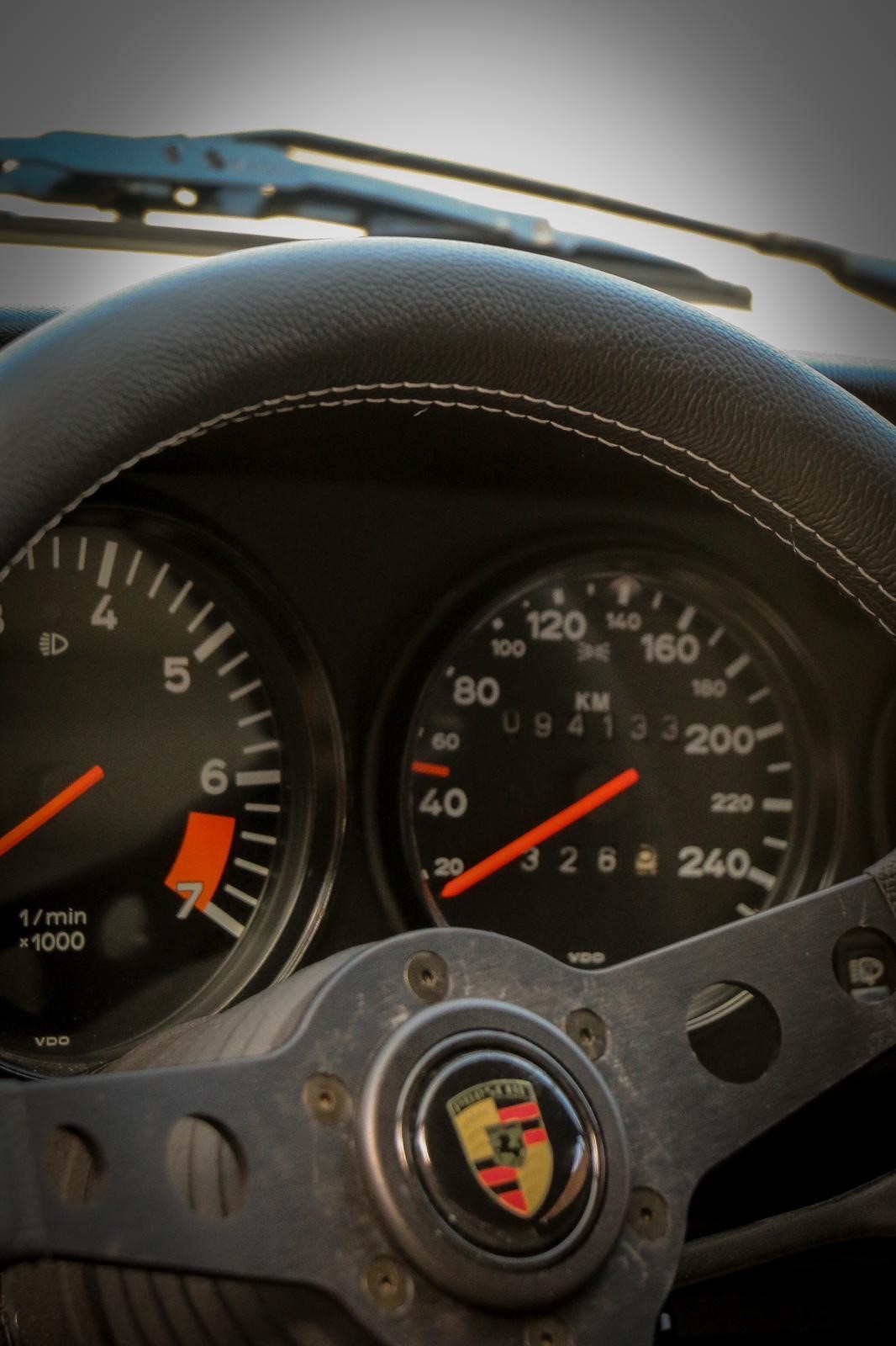 PORSCHE 911 SC Cabrio-image-4
