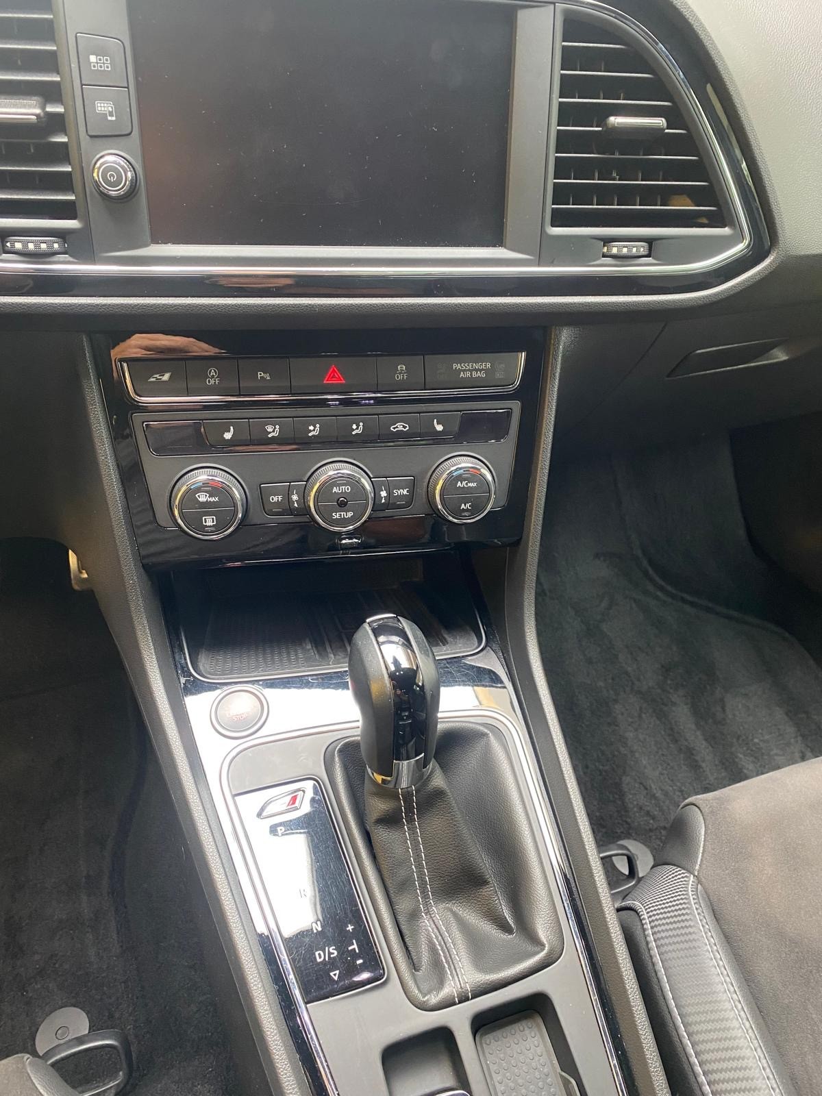 SEAT Leon 2.0 TSI Cupra R DSG-image-4